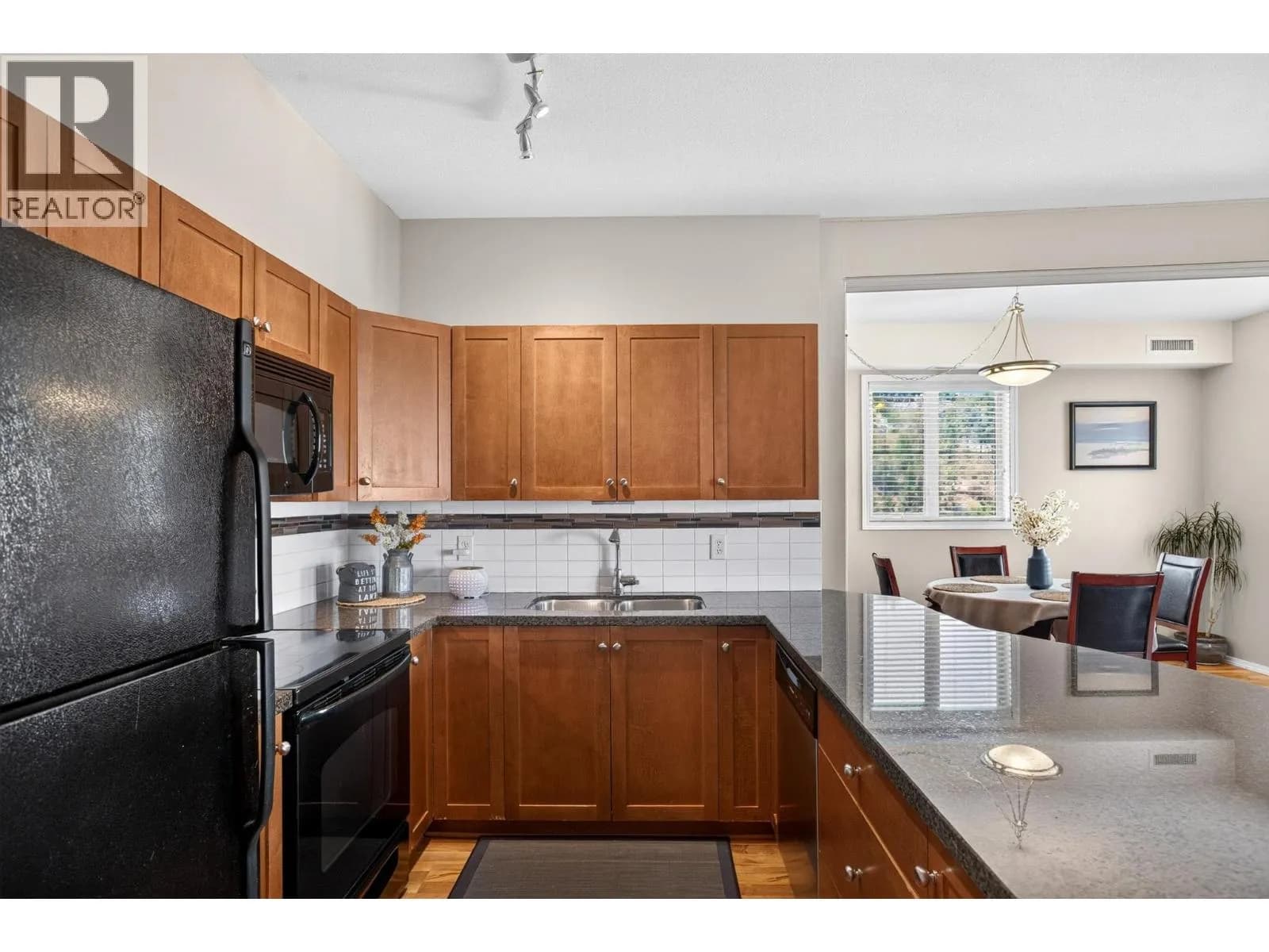 #2521 1873 Country Club Drive, Kelowna, BC photo 5