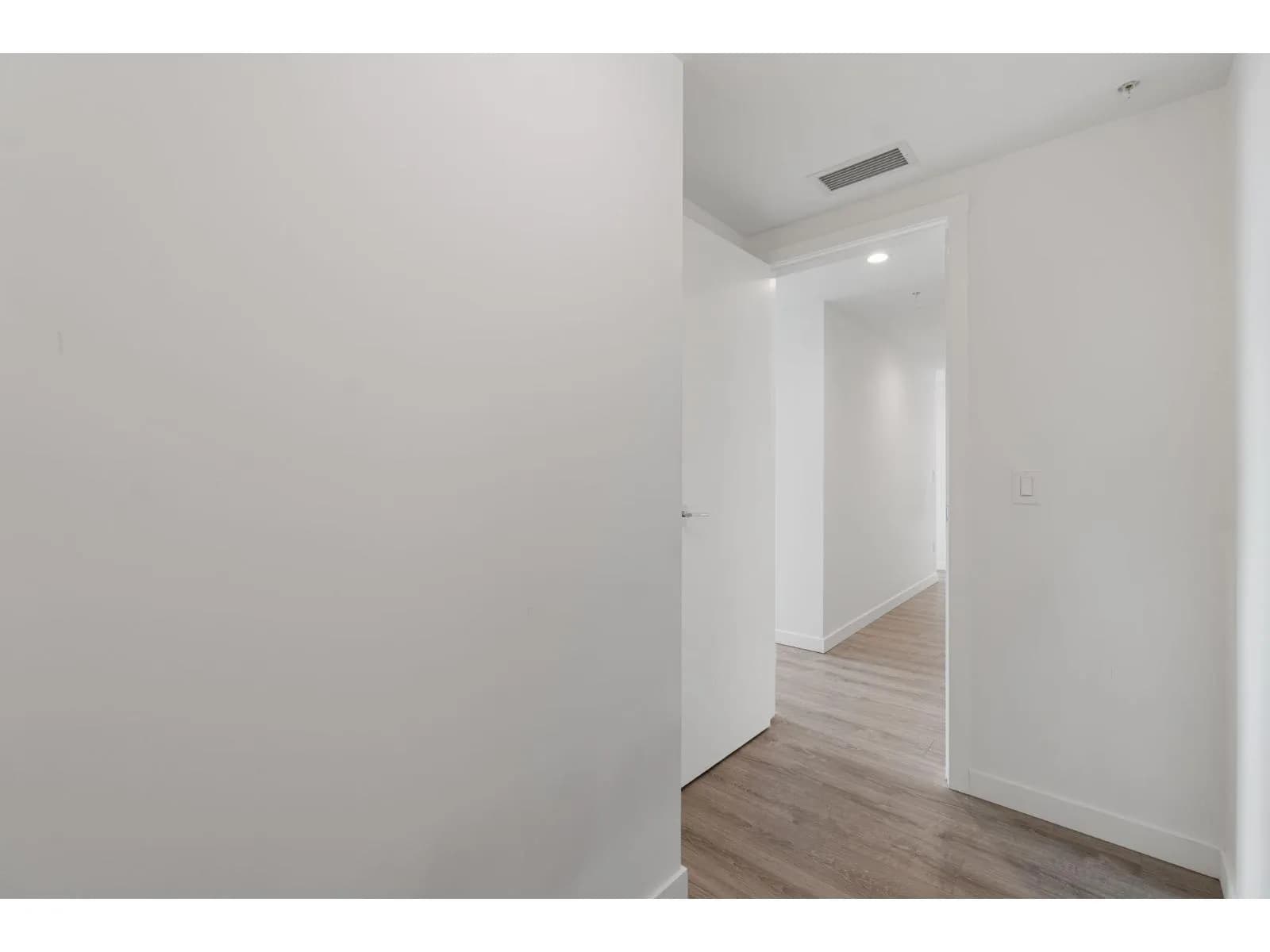 #1112 13350 CENTRAL AVENUE, Surrey, BC photo 5