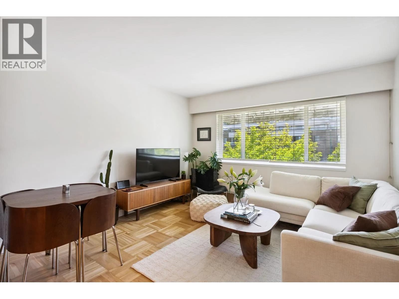 #303 2469 CORNWALL AVENUE, Vancouver, BC photo 3
