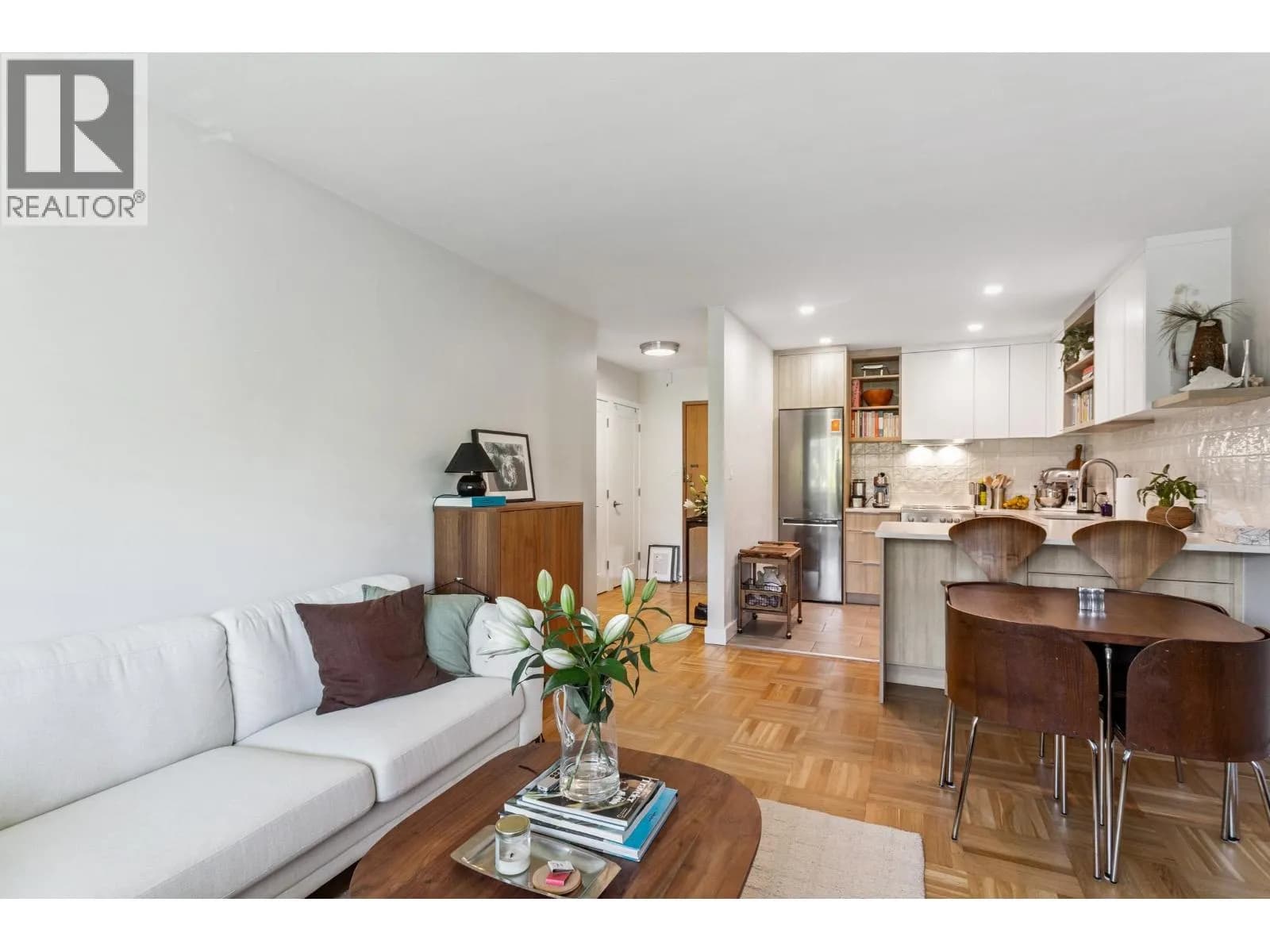 #303 2469 CORNWALL AVENUE, Vancouver, BC photo 5