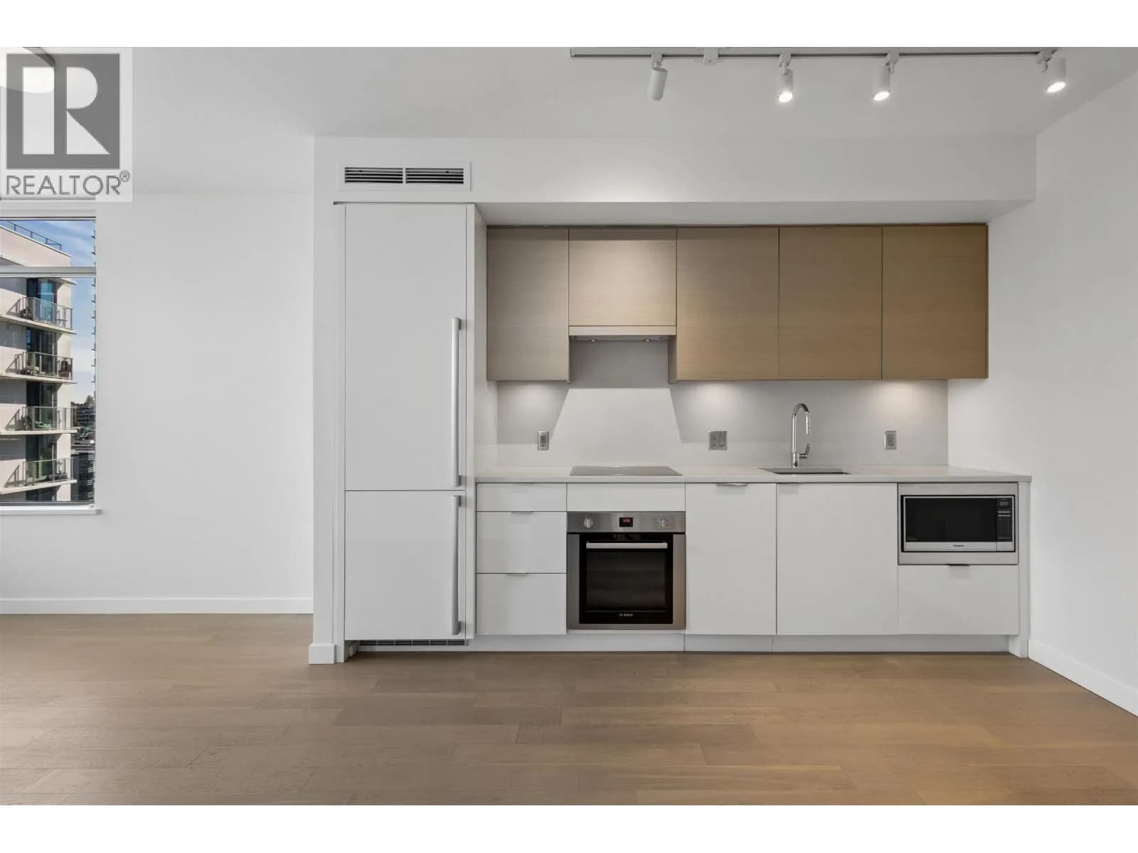 #1009 1688 PULLMAN PORTER STREET, Vancouver, BC photo 2