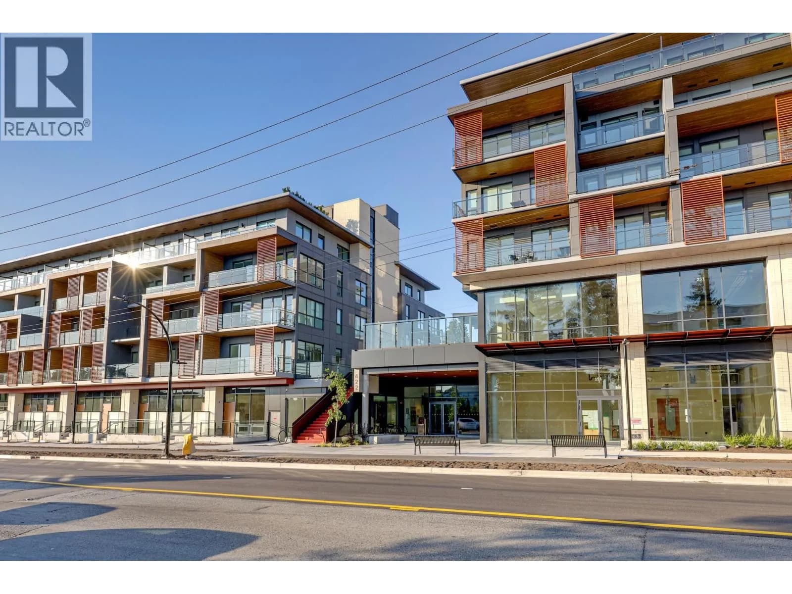#663 422 E 3RD STREET, North Vancouver, BC photo 2