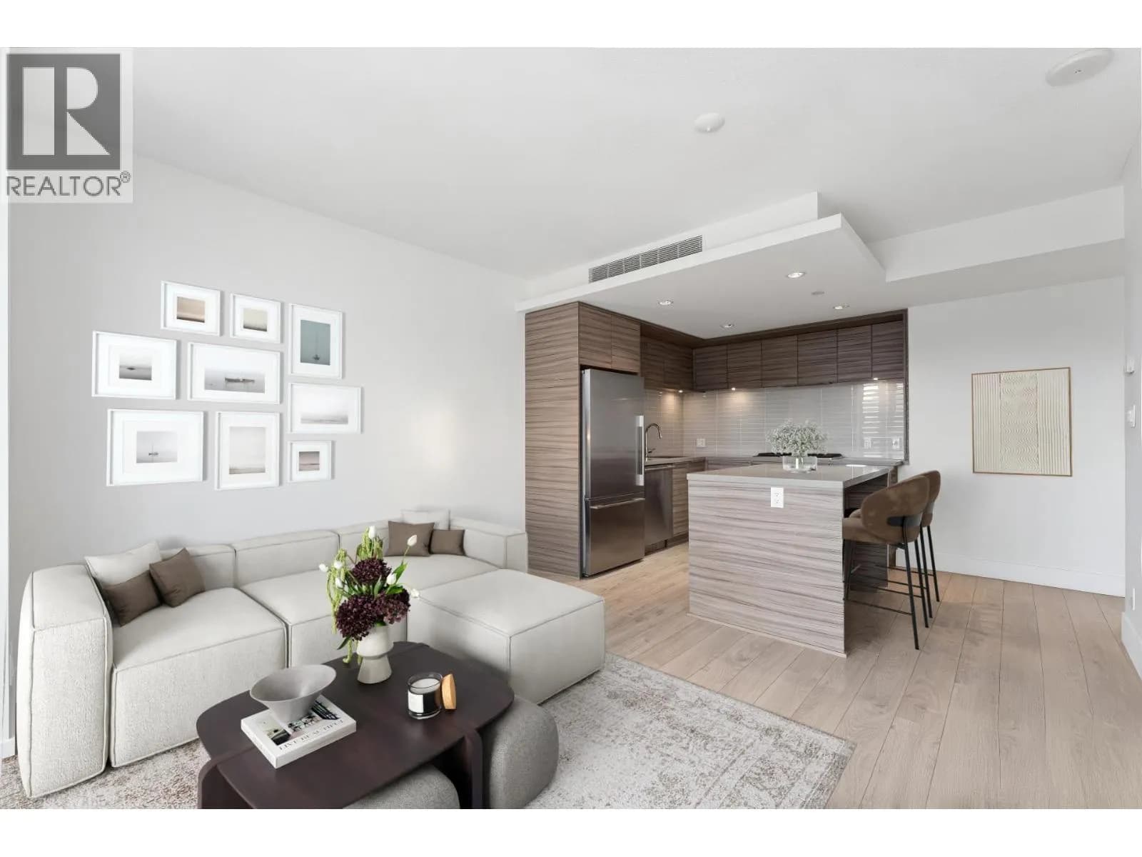 #1909 1550 FERN STREET, North Vancouver, BC photo 4