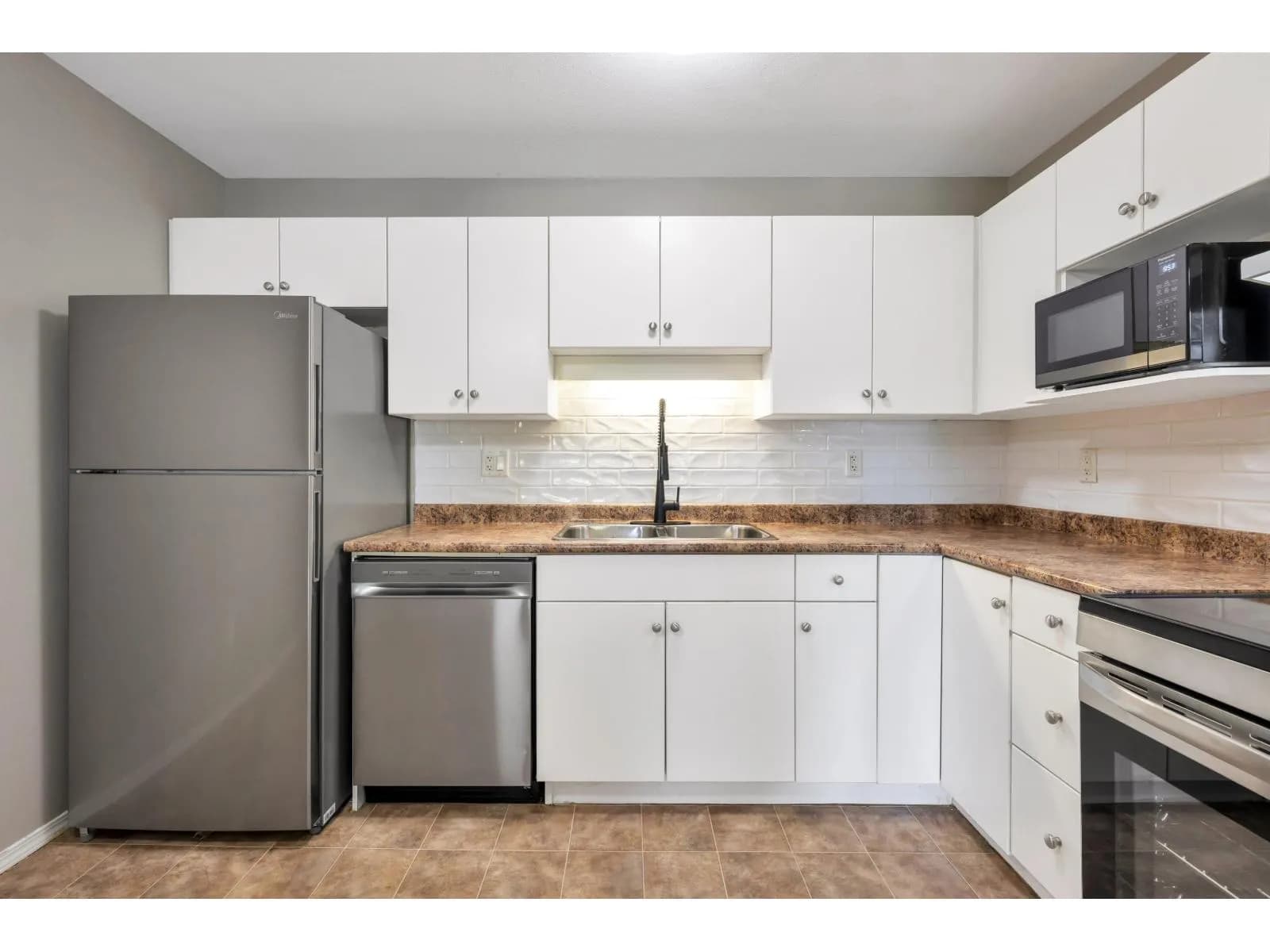 #102 2750 FULLER STREET, Abbotsford, BC photo 5