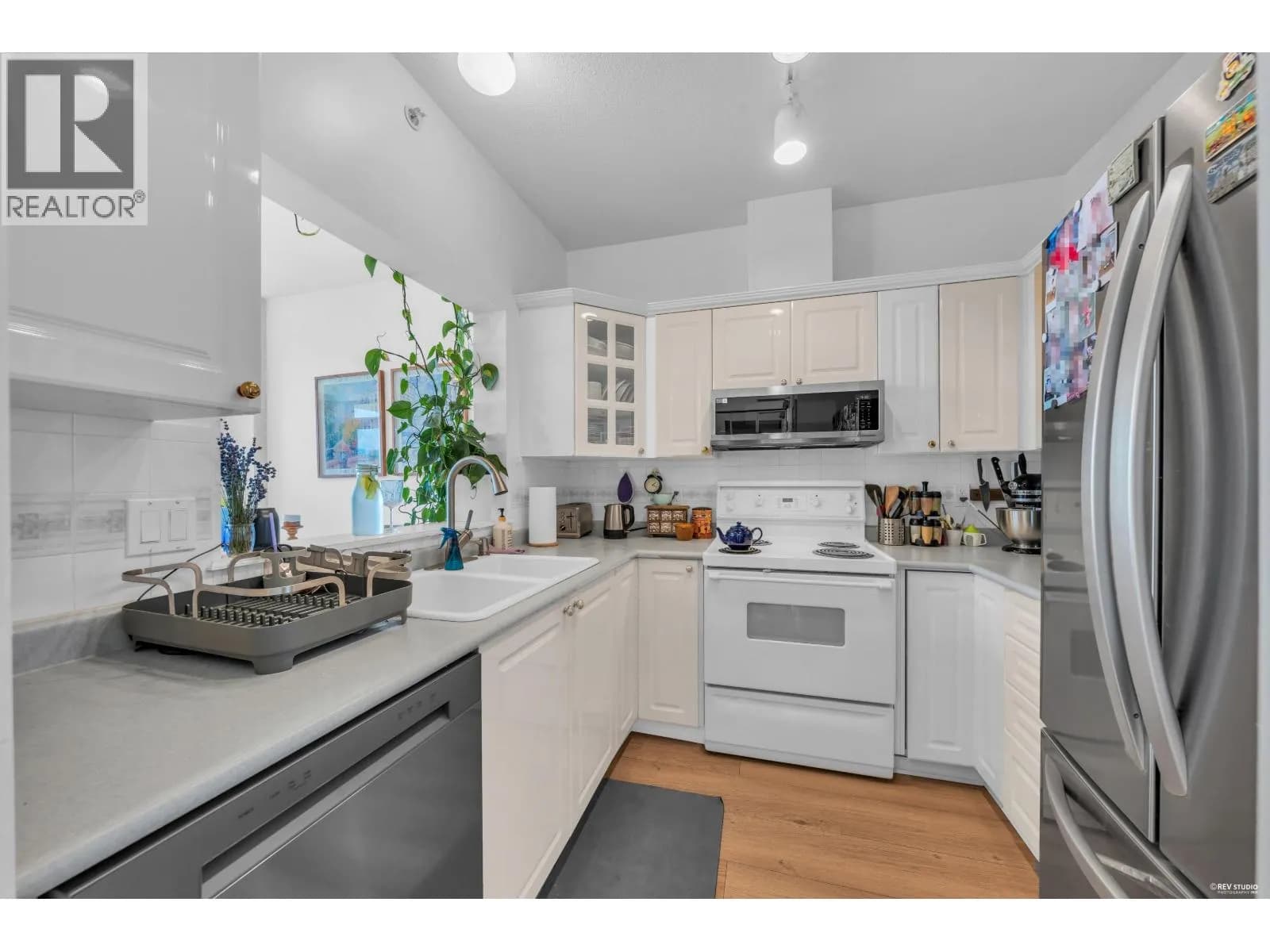 #802 160 W KEITH ROAD, North Vancouver, BC photo 4