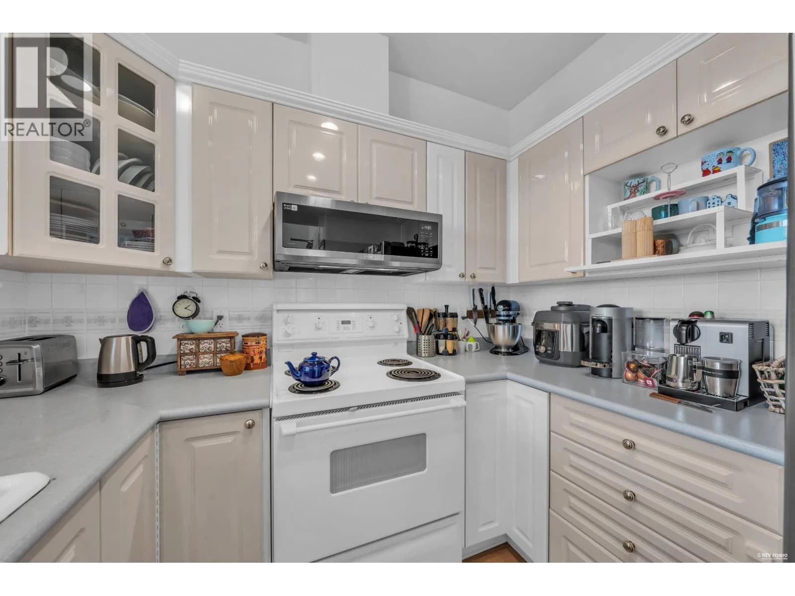 #802 160 W KEITH ROAD, North Vancouver, BC photo 5