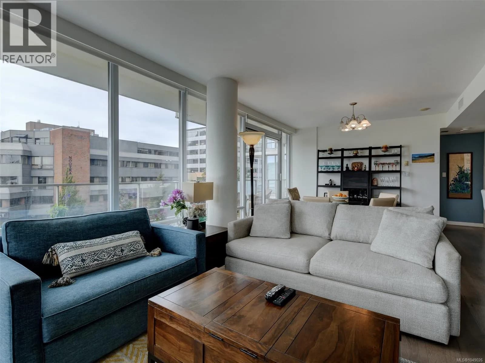 #406 708 Burdett Ave, Victoria, BC photo 3
