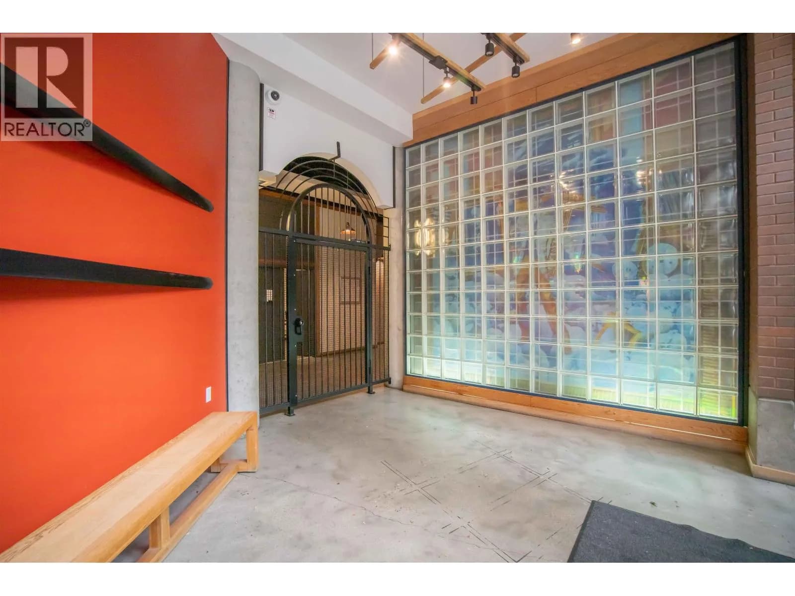 #708 22 E CORDOVA STREET, Vancouver, BC photo 2