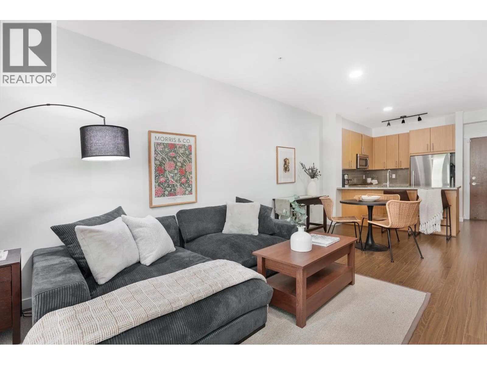 #113 119 W 22ND STREET, North Vancouver, BC photo 4