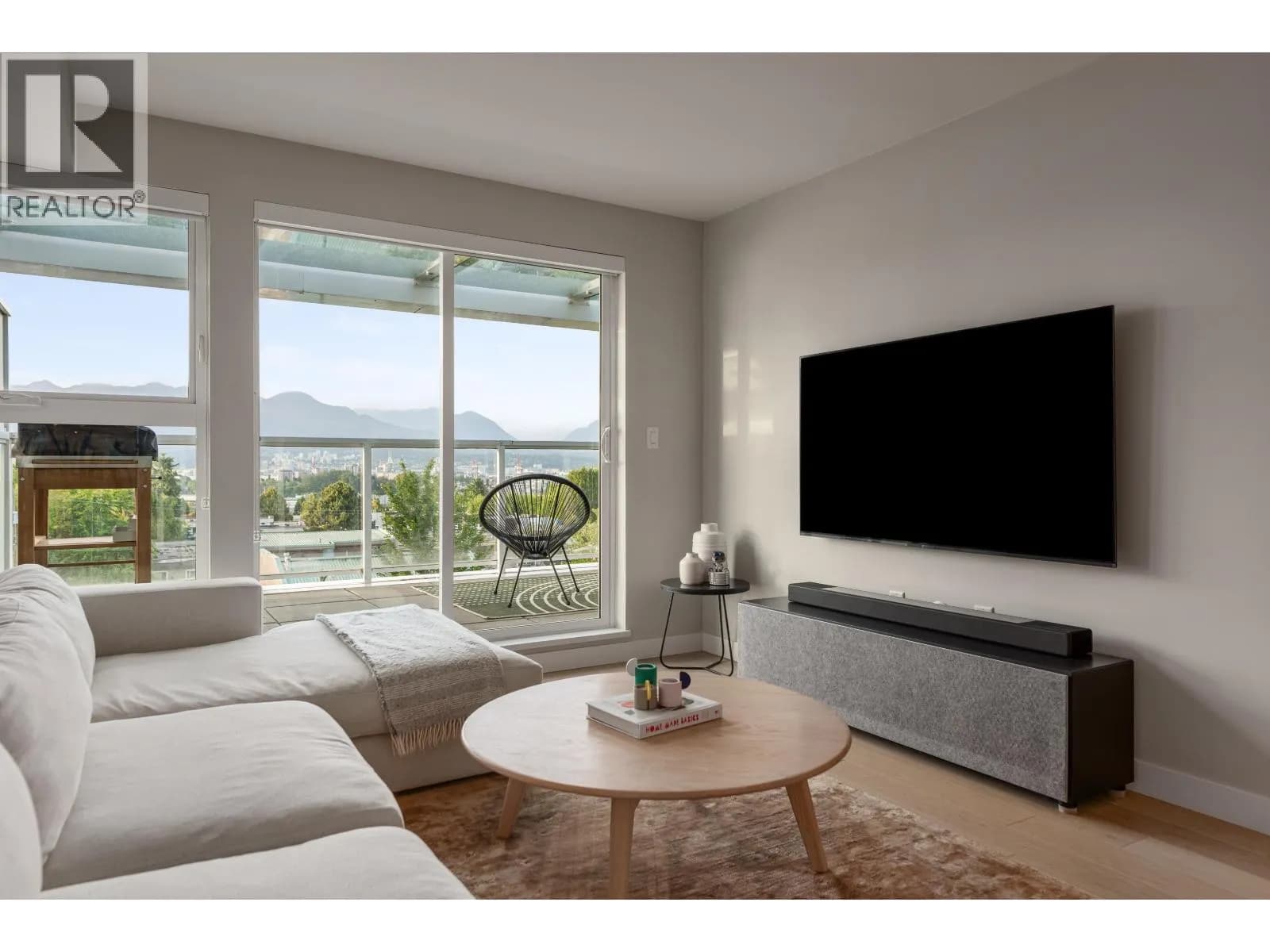 #406 2508 FRASER STREET, Vancouver, BC photo 4
