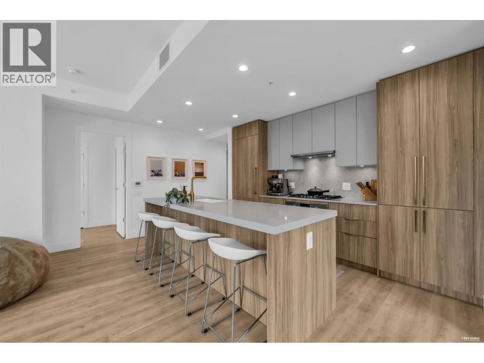 #306 2325 EMERY COURT, North Vancouver, BC photo 3