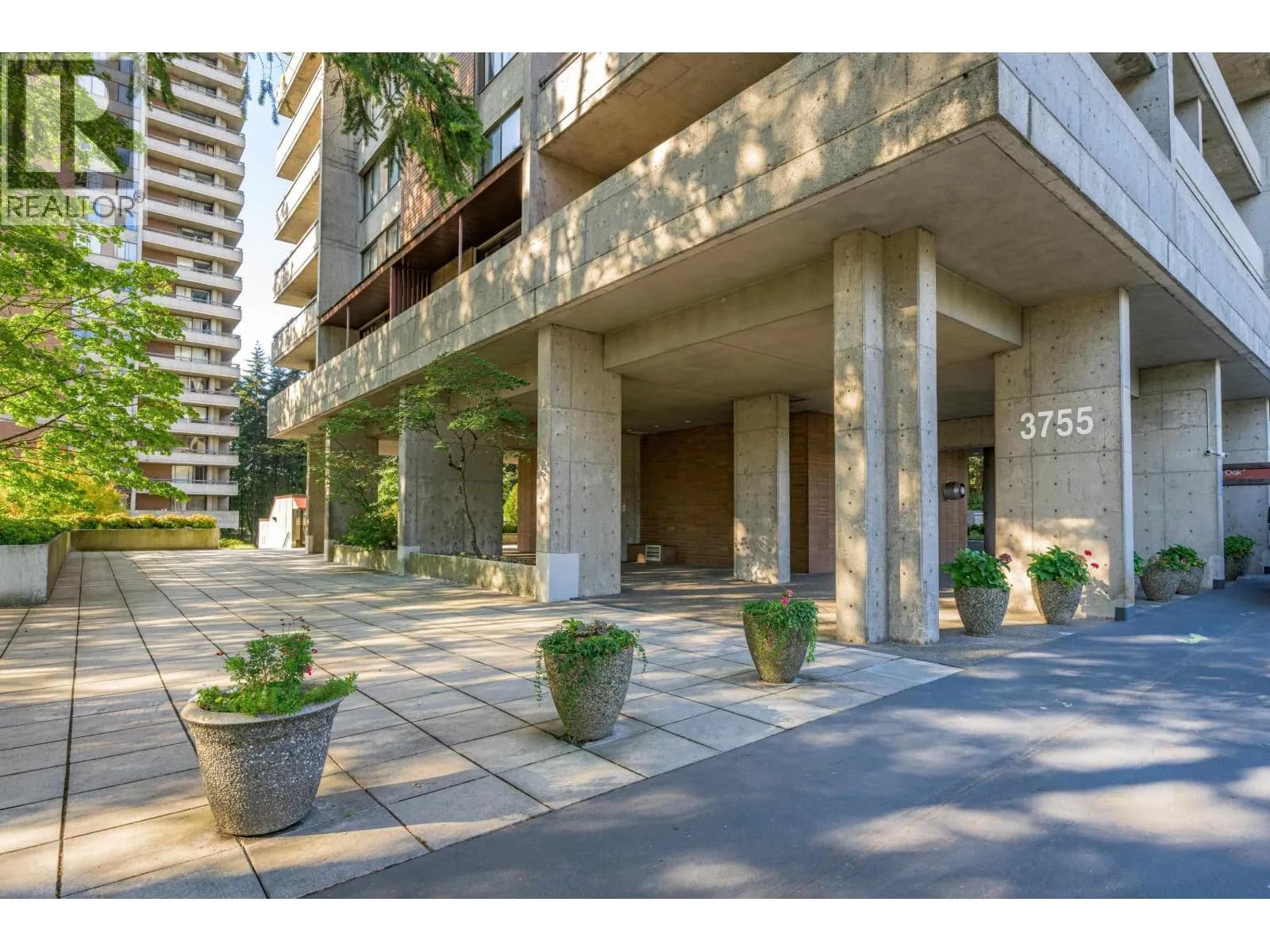 #1803 3755 BARTLETT COURT, Burnaby, BC photo 2