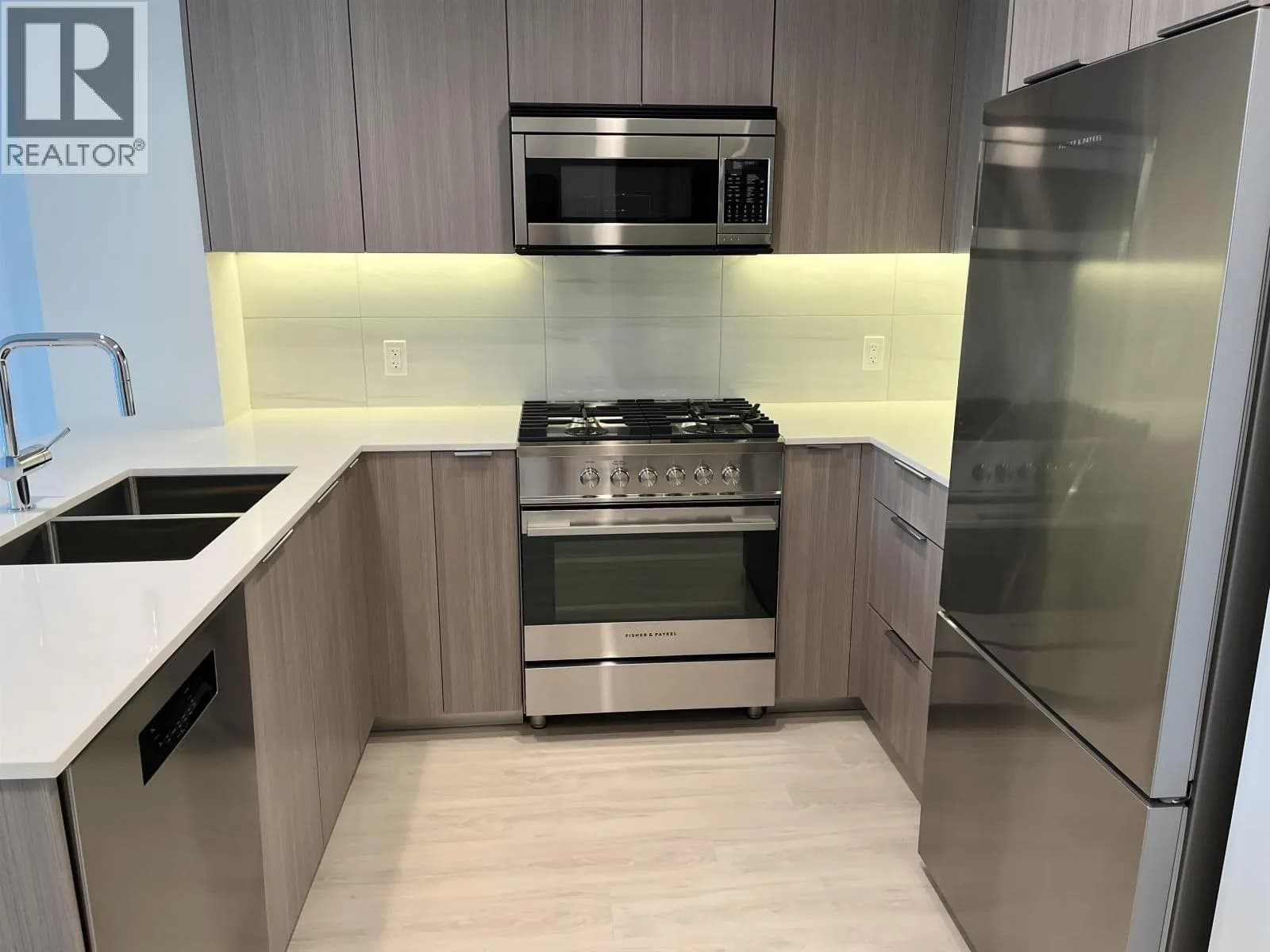 #502 1471 HUNTER STREET, North Vancouver, BC photo 5