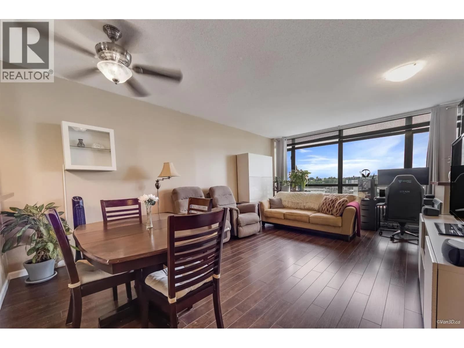#501 4132 HALIFAX STREET, Burnaby, BC photo 2