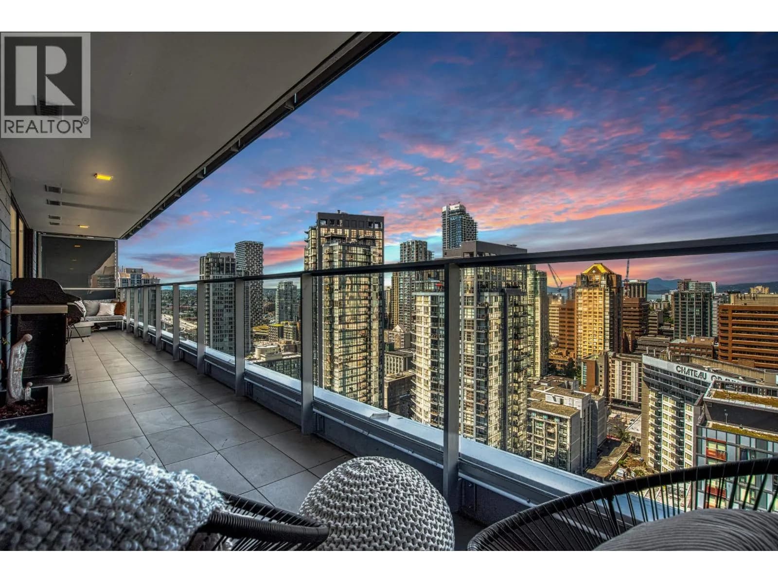 1111 RICHARDS STREET, Vancouver