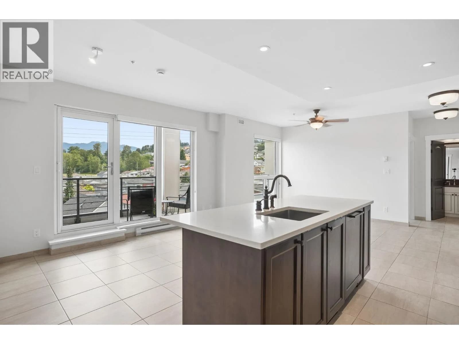 #301 4721 HASTINGS STREET, Burnaby, BC photo 5