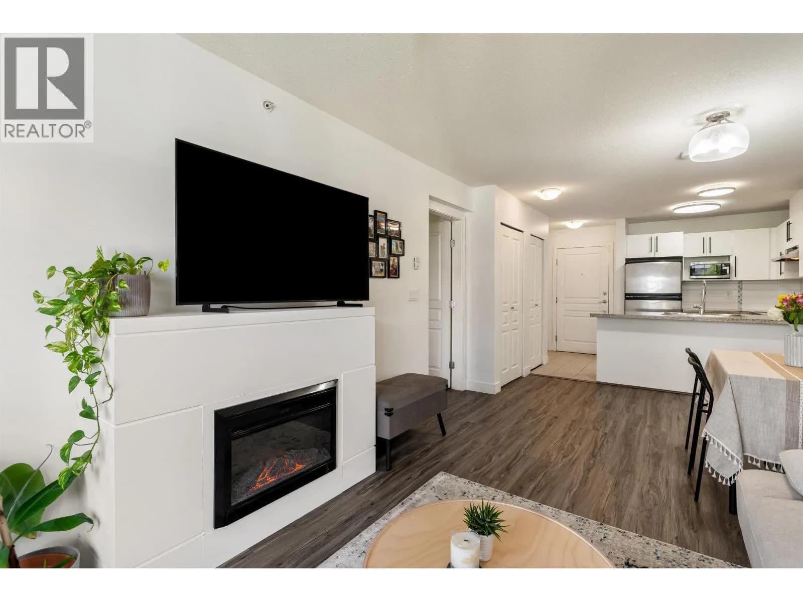 #408 2088 BETA AVENUE, Burnaby, BC photo 3