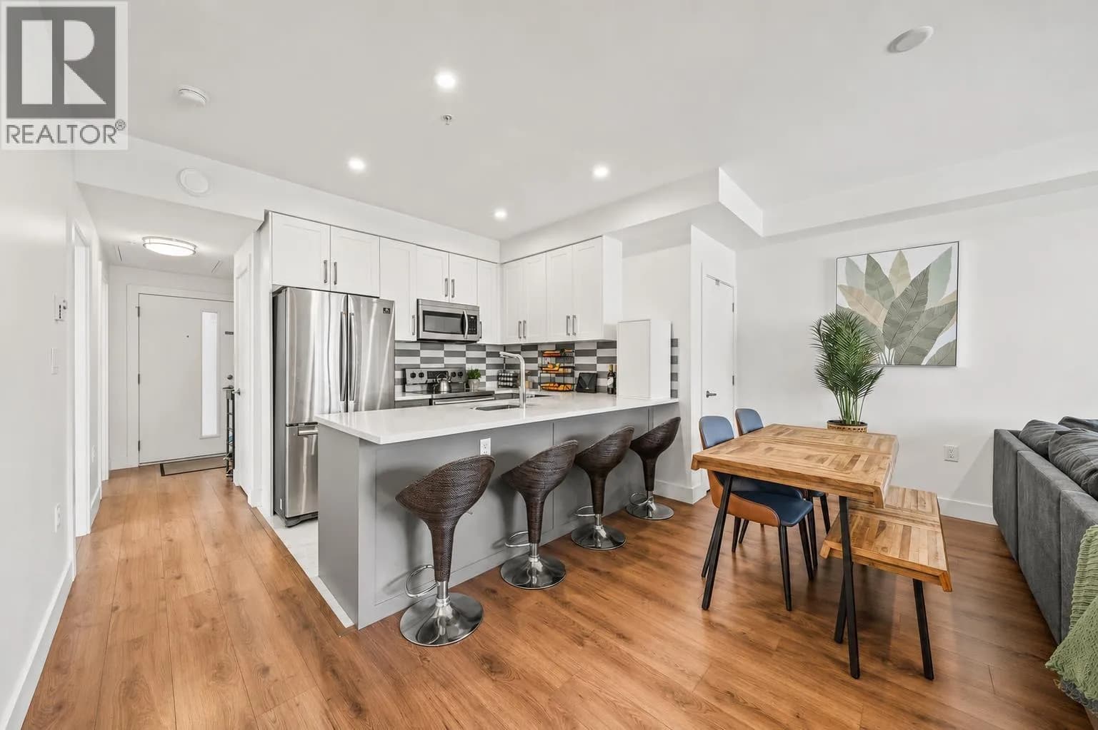 218 CARNARVON STREET, New Westminster