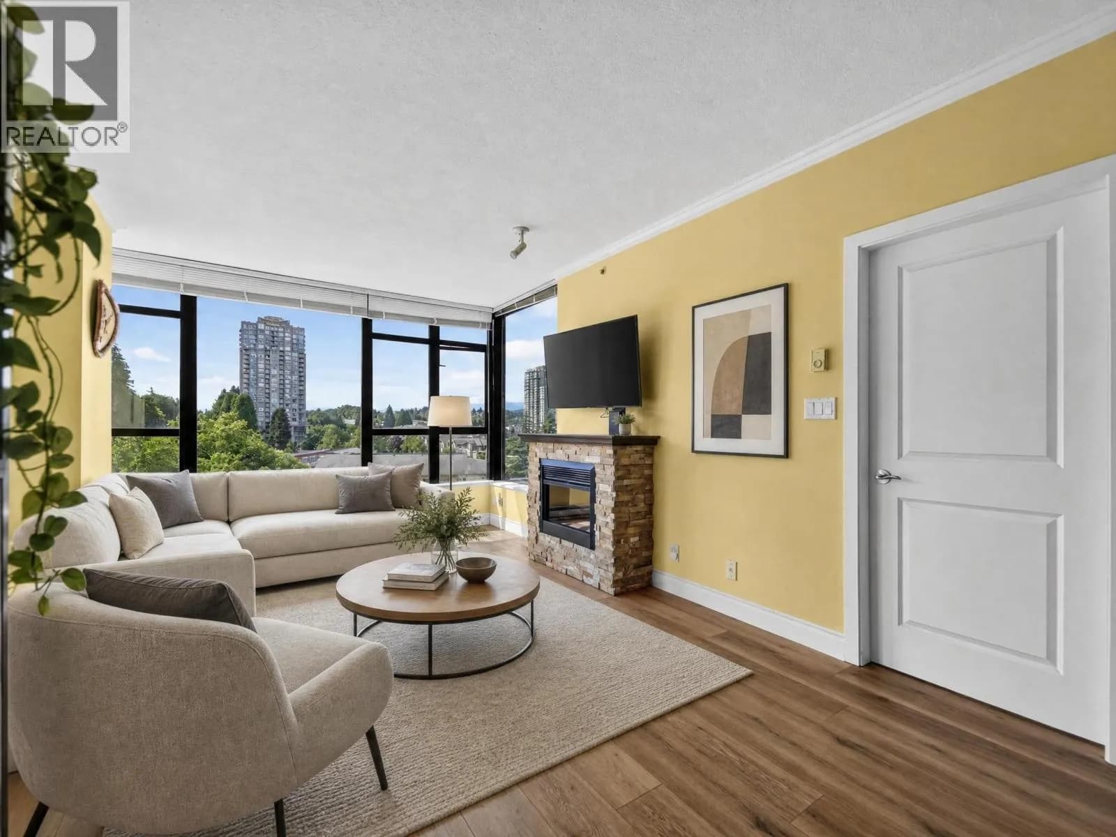 11 E ROYAL AVENUE, New Westminster