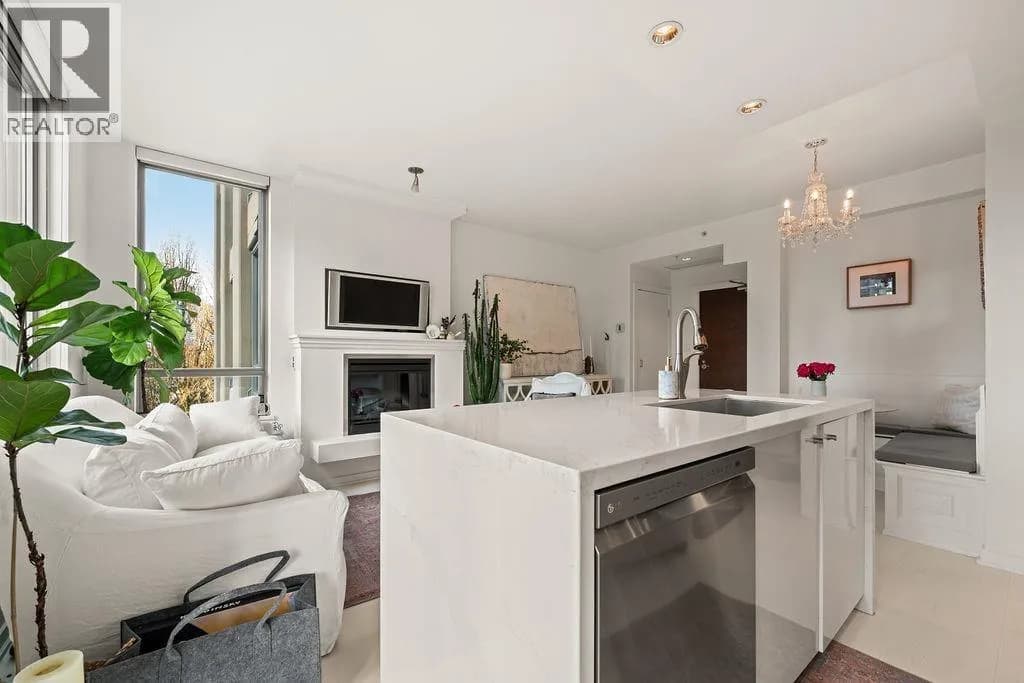 #601 1005 BEACH AVENUE, Vancouver, BC photo 4