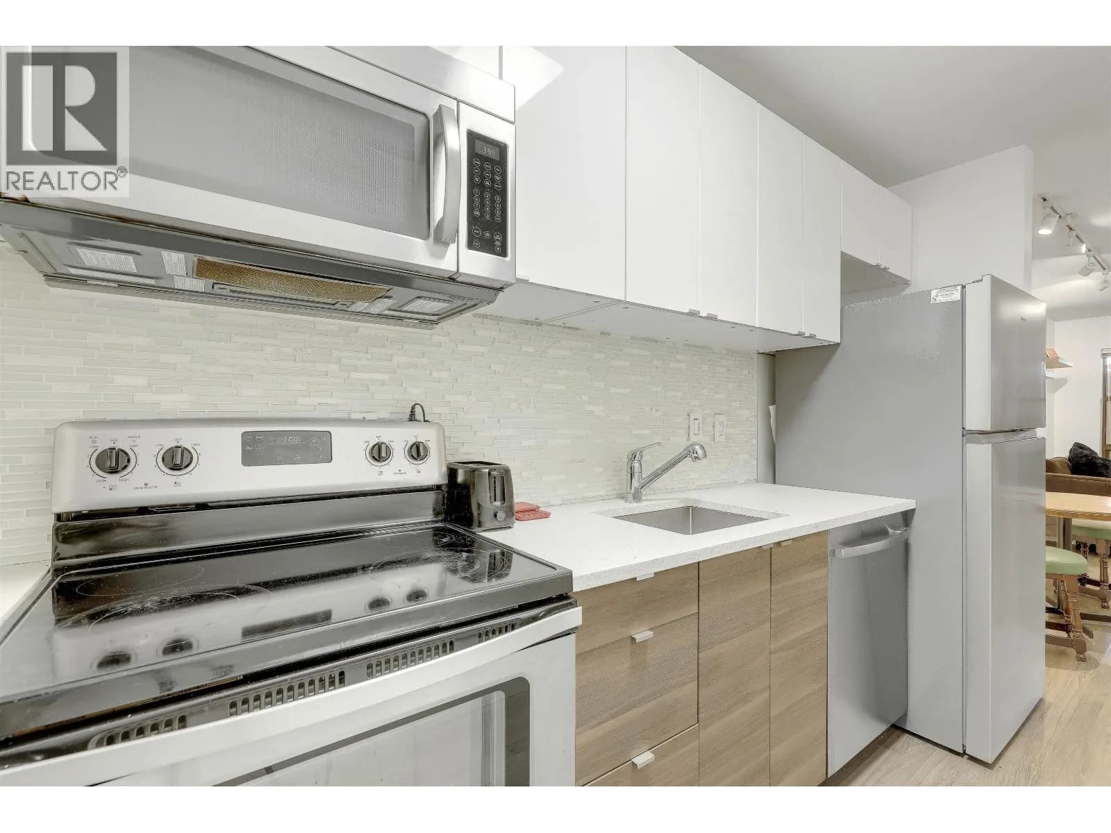 1106 PACIFIC ST STREET, Vancouver