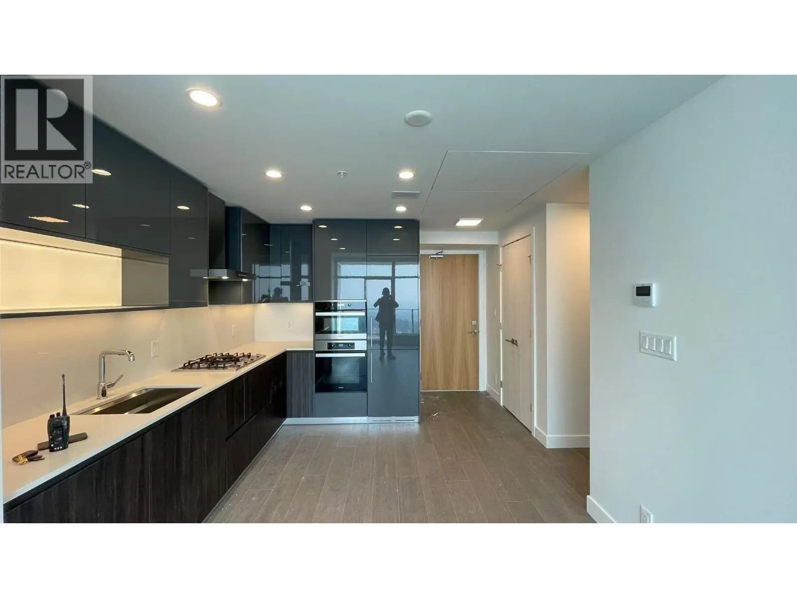 #2505 6511 SUSSEX AVENUE, Burnaby, BC photo 4