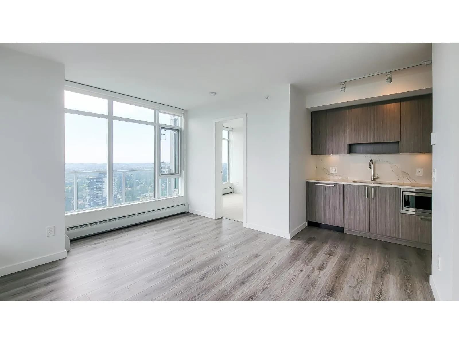 #3608 13350 CENTRAL AVENUE, Surrey, BC photo 4