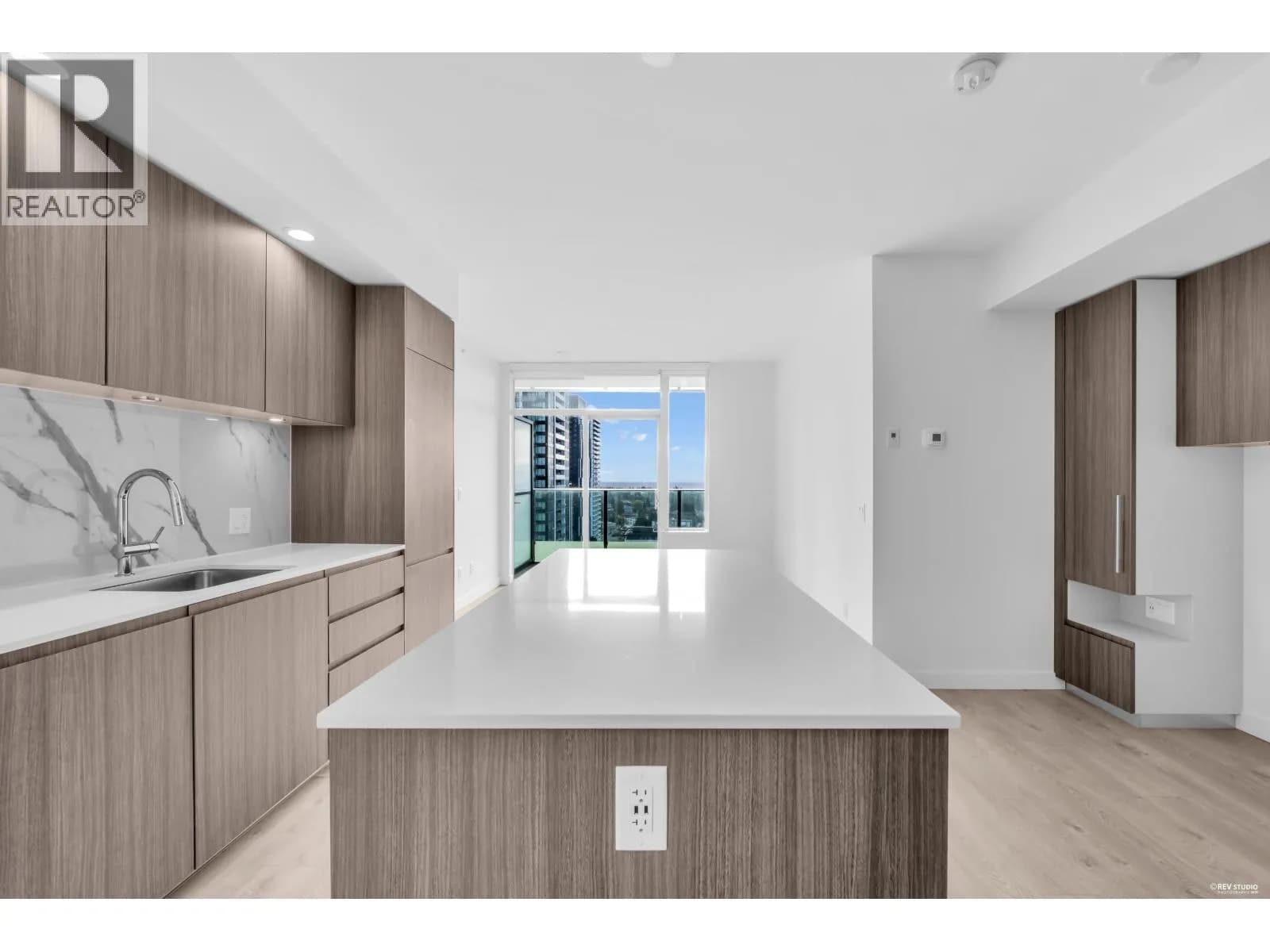 #1803 6463 SILVER AVENUE, Burnaby, BC photo 3