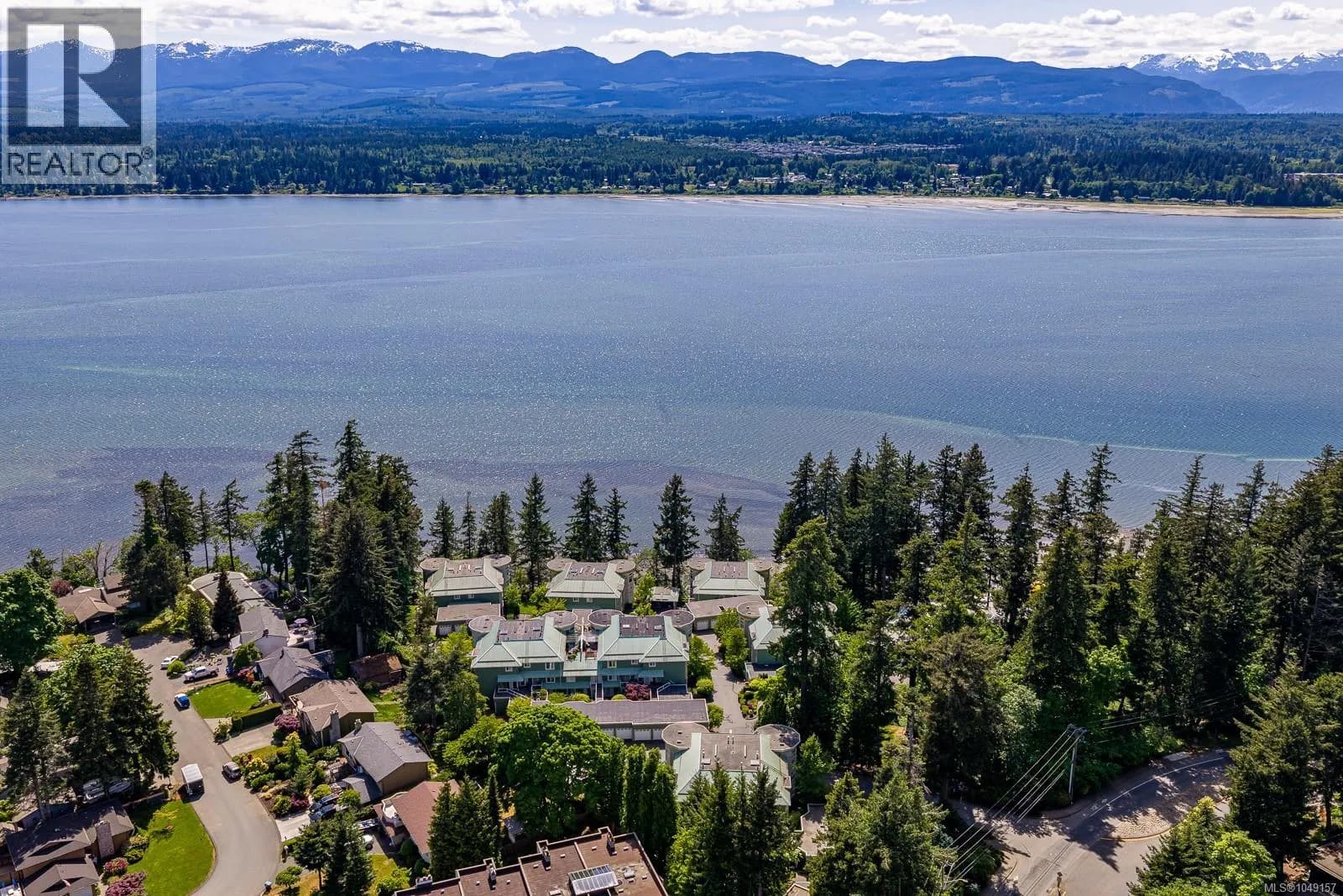 #202 2275 Comox Ave, Comox, BC photo 3