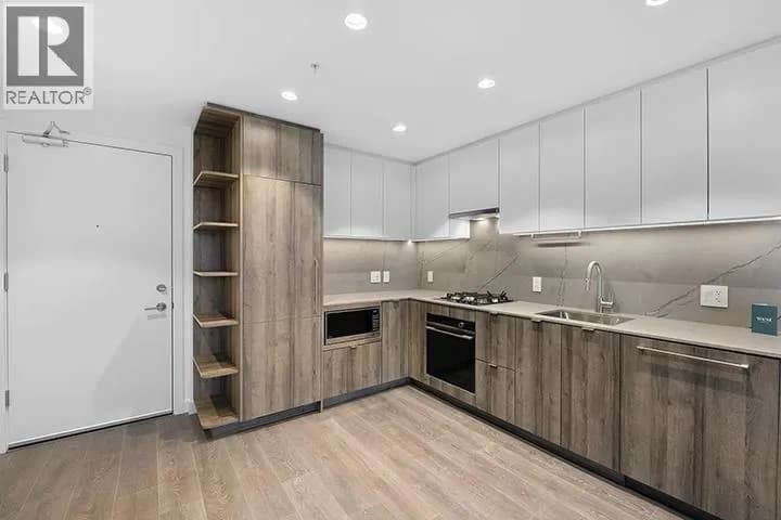#2207 505 NELSON STREET, Coquitlam, BC photo 3