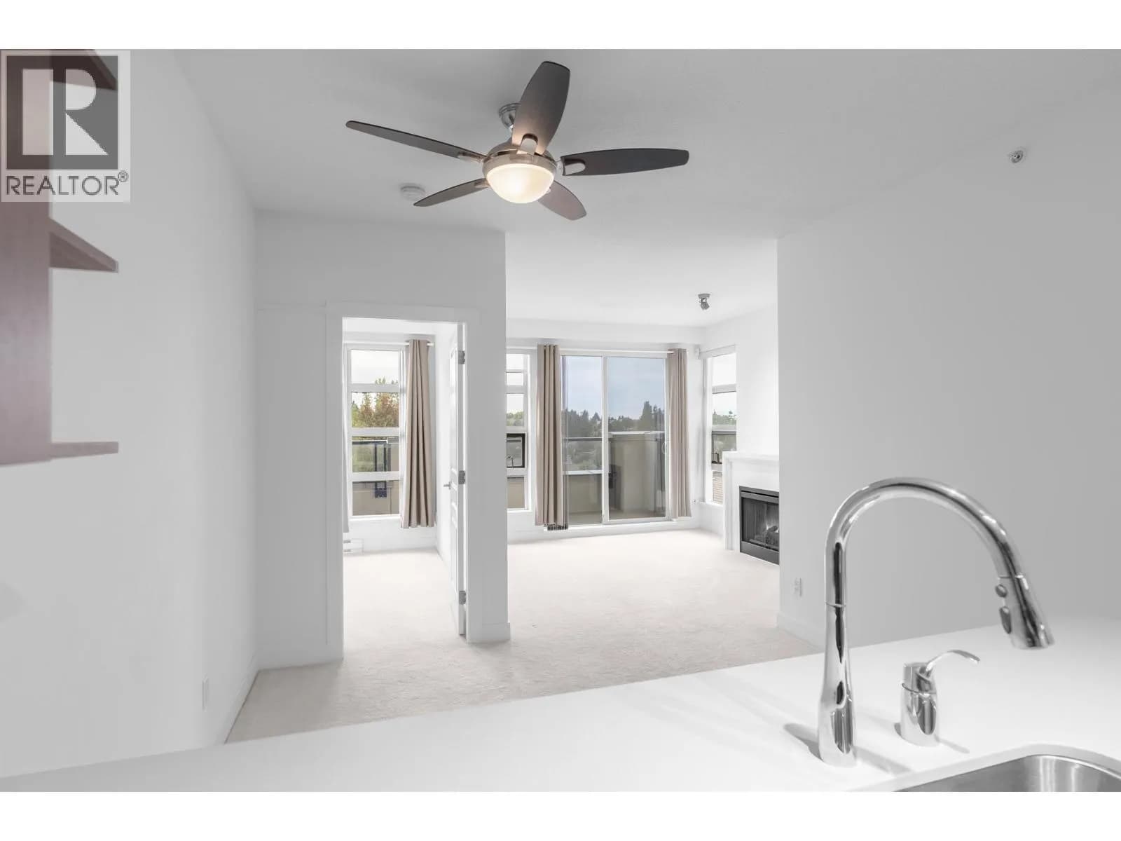 #407 4550 FRASER STREET, Vancouver, BC photo 2