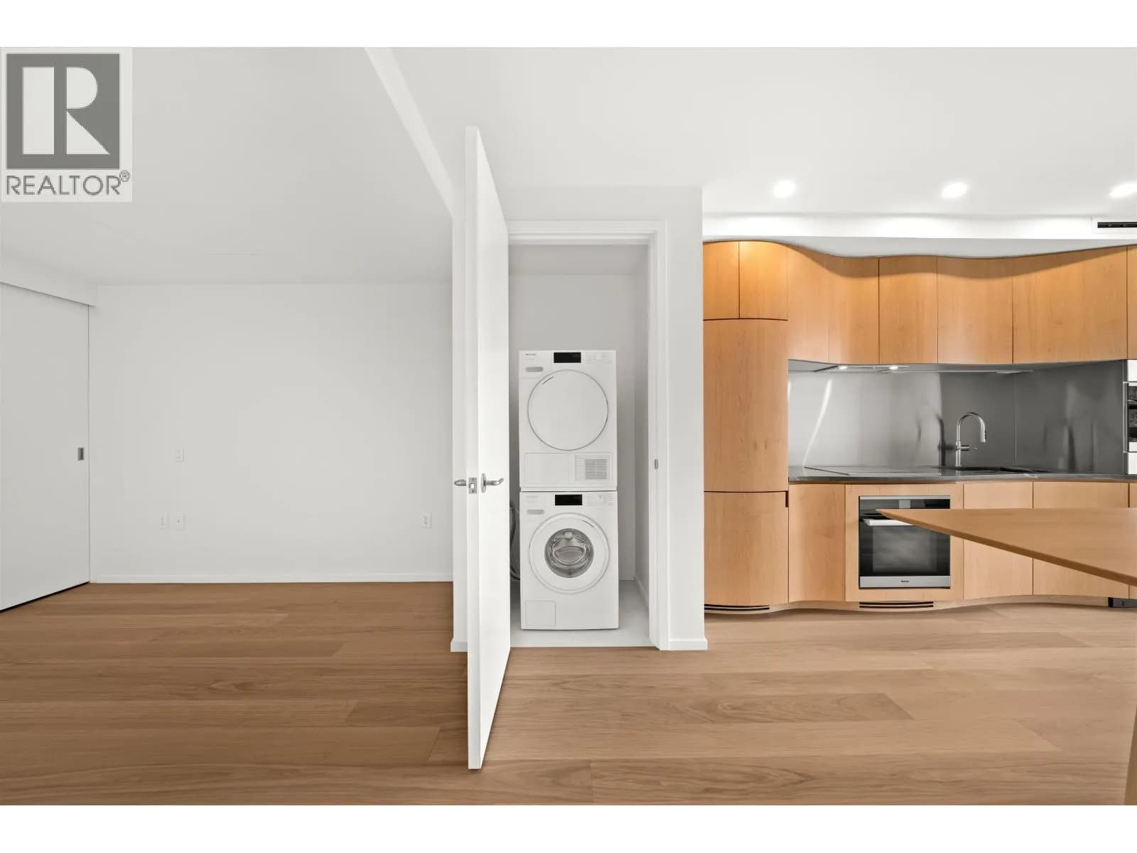 #601 1568 ALBERNI STREET, Vancouver, BC photo 2