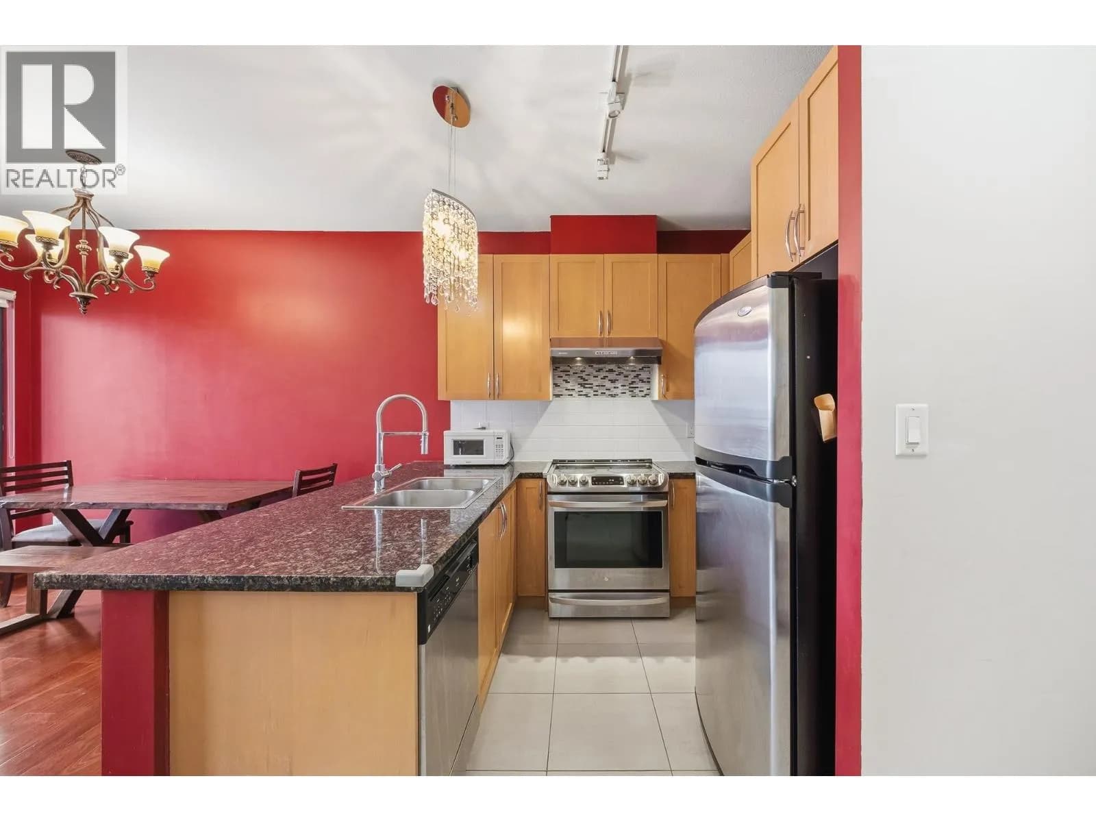 #1801 6833 STATION HILL DRIVE, Burnaby, BC photo 3