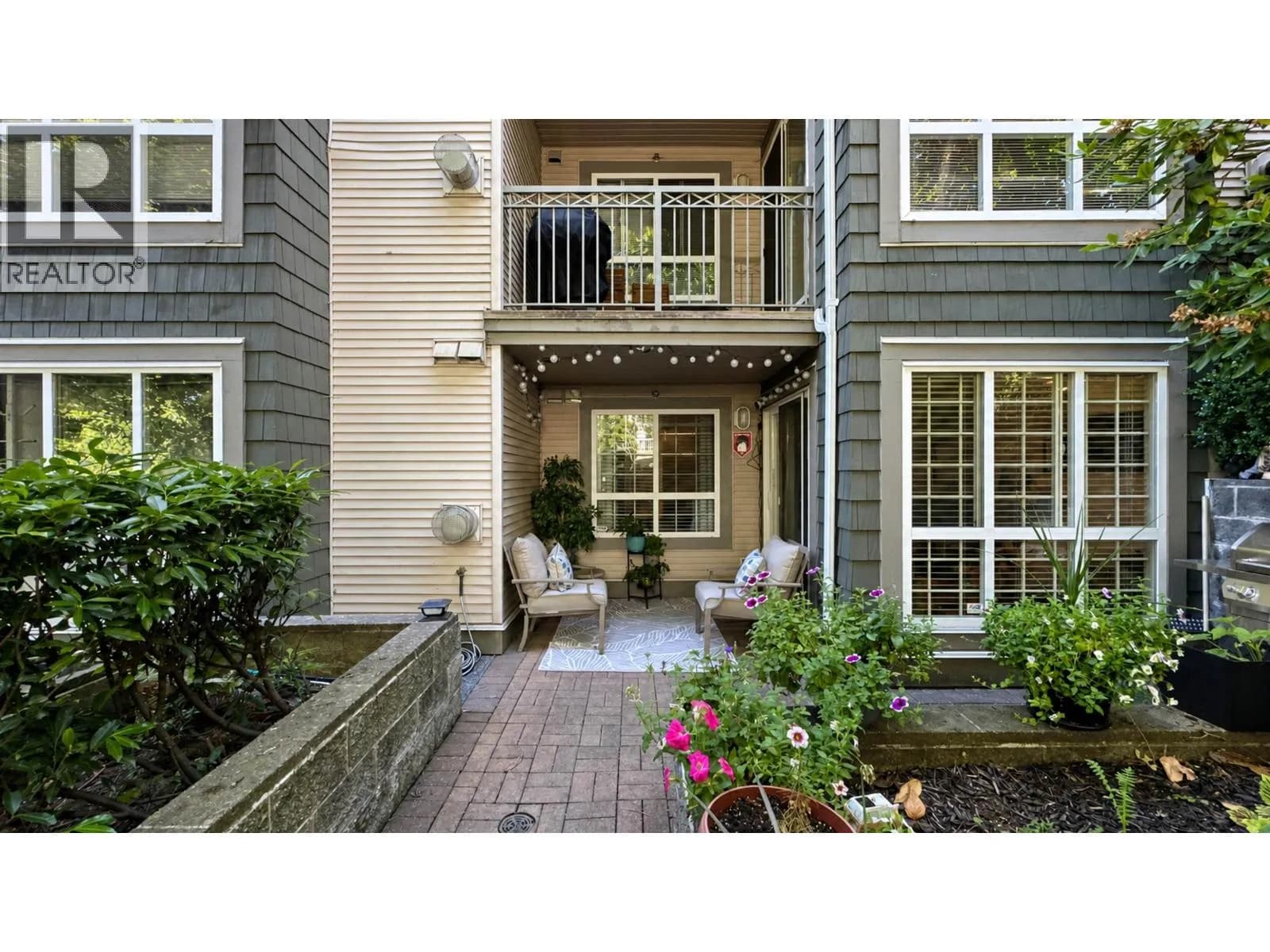 8495 Jellicoe Street, Vancouver