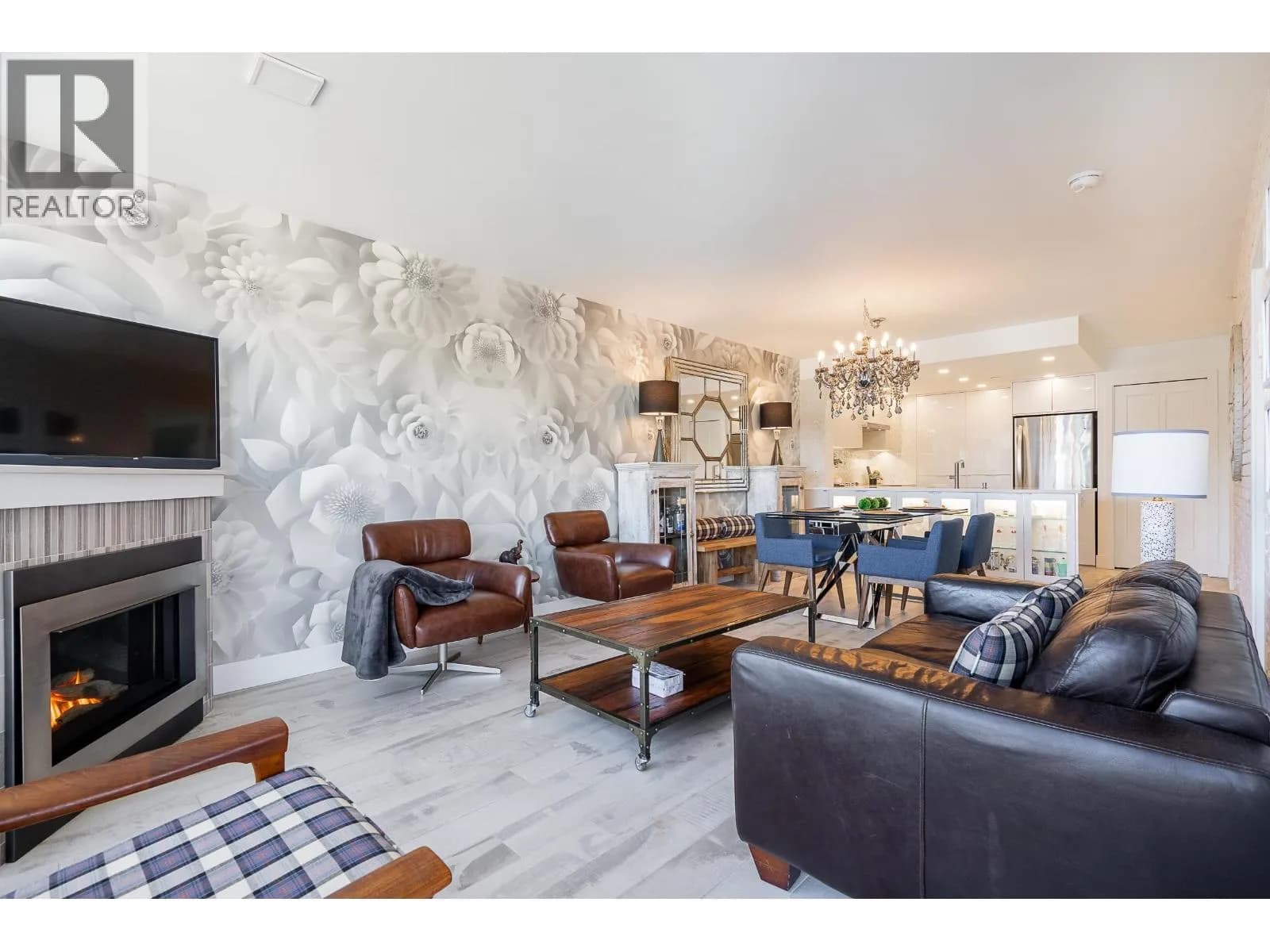 #1806 235 GUILDFORD WAY, Port Moody, BC photo 5