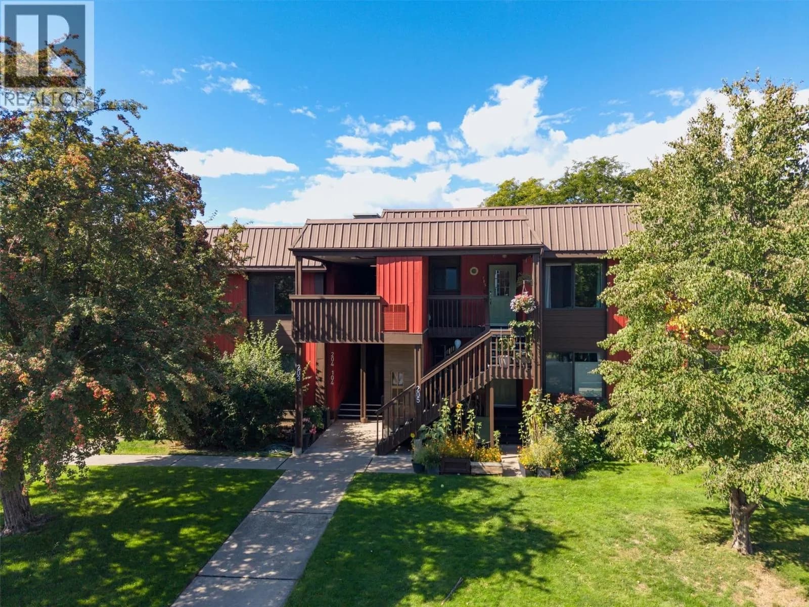 #205 1870 Parkinson Way, Kelowna, BC photo 2