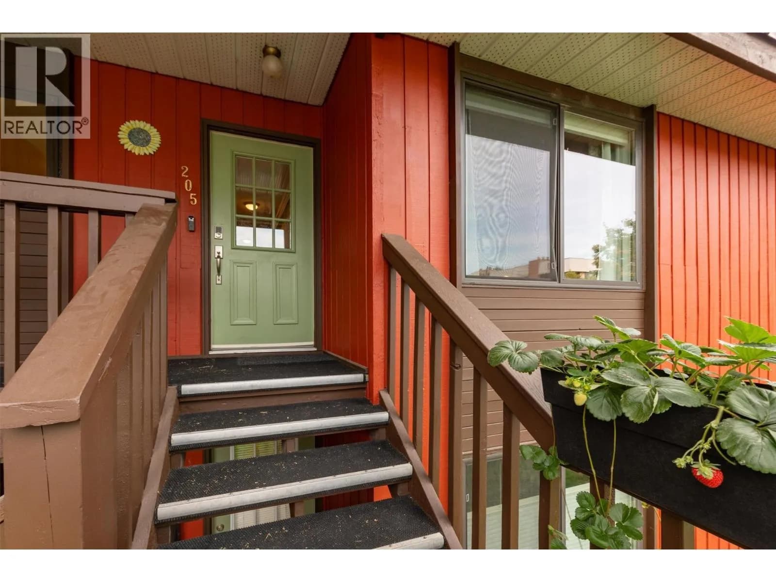 #205 1870 Parkinson Way, Kelowna, BC photo 3