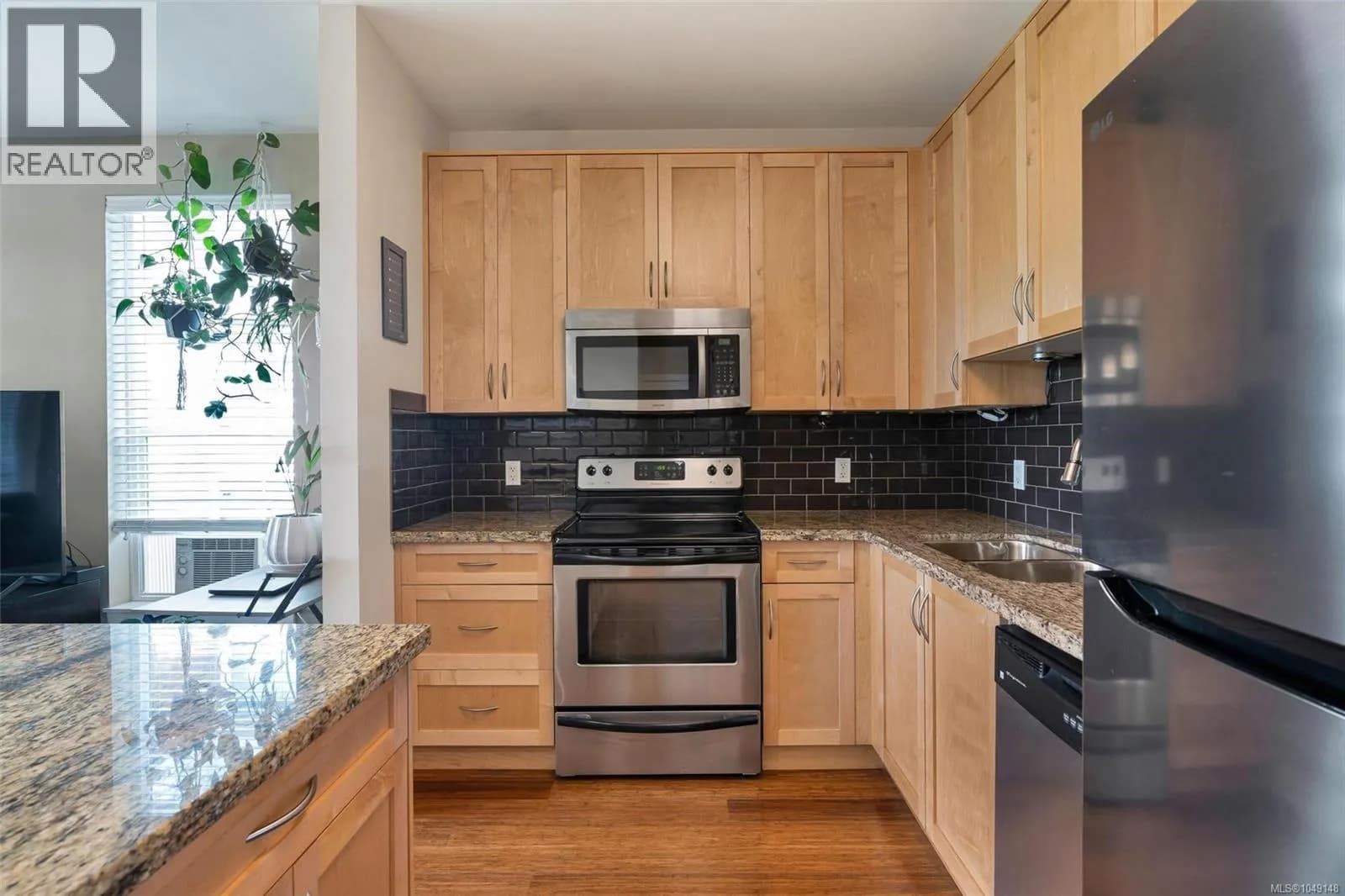 #302 608 Fairway Ave, Langford, BC photo 5