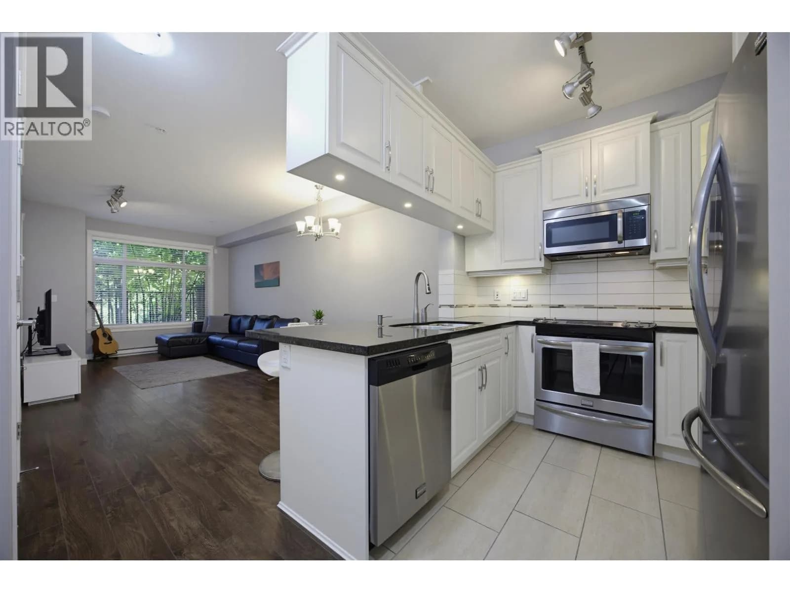 #111 12565 190A STREET, Pitt Meadows, BC photo 3