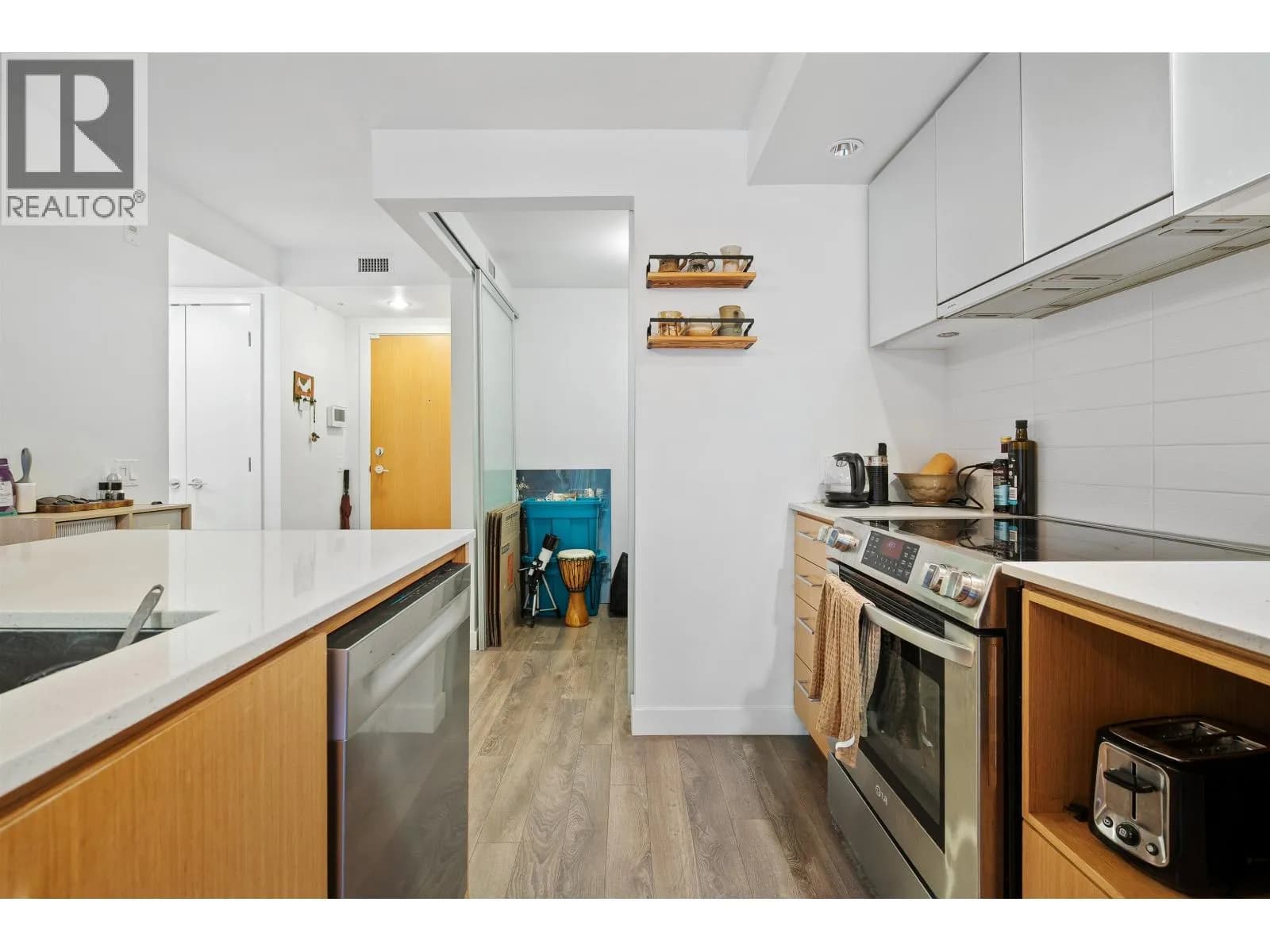 #108 221 E 3RD STREET, North Vancouver, BC photo 5