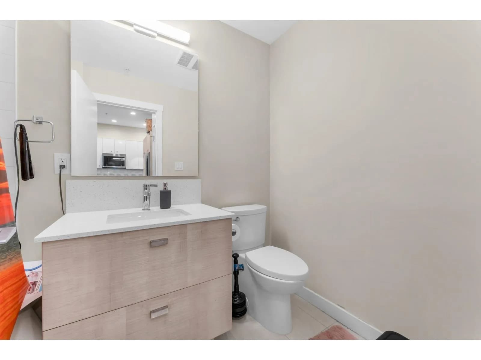 #516 10838 WHALLEY BOULEVARD, Surrey, BC photo 2