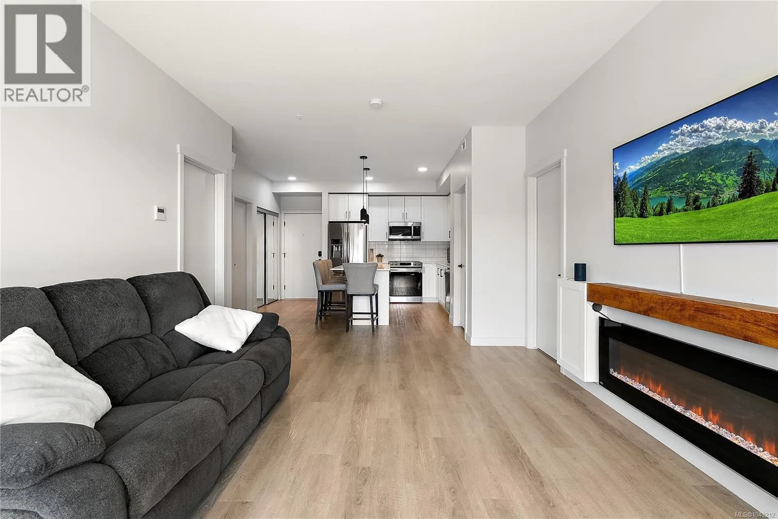#412 2461 Gateway Rd, Langford, BC photo 5