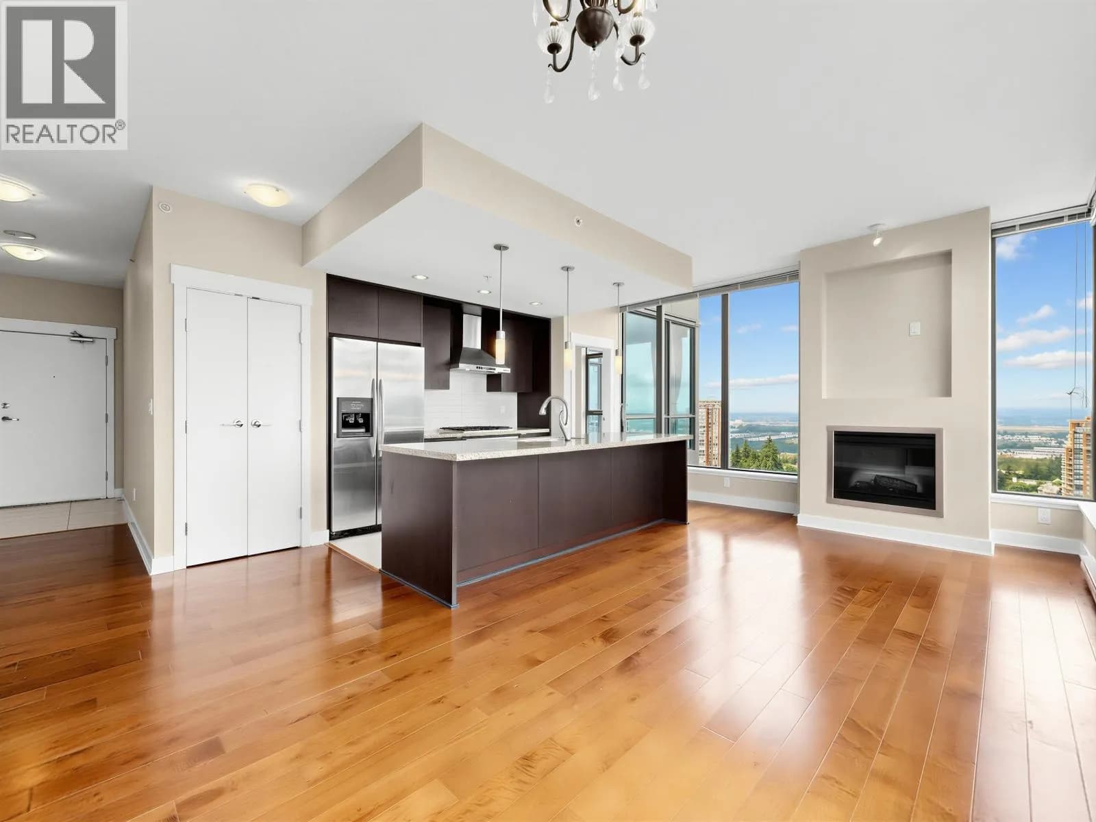 #2902 7088 18TH AVENUE, Burnaby, BC photo 2
