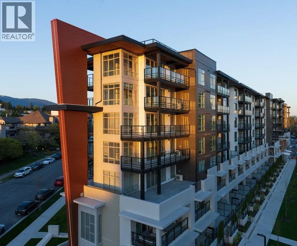 108 E 8TH STREET, North Vancouver