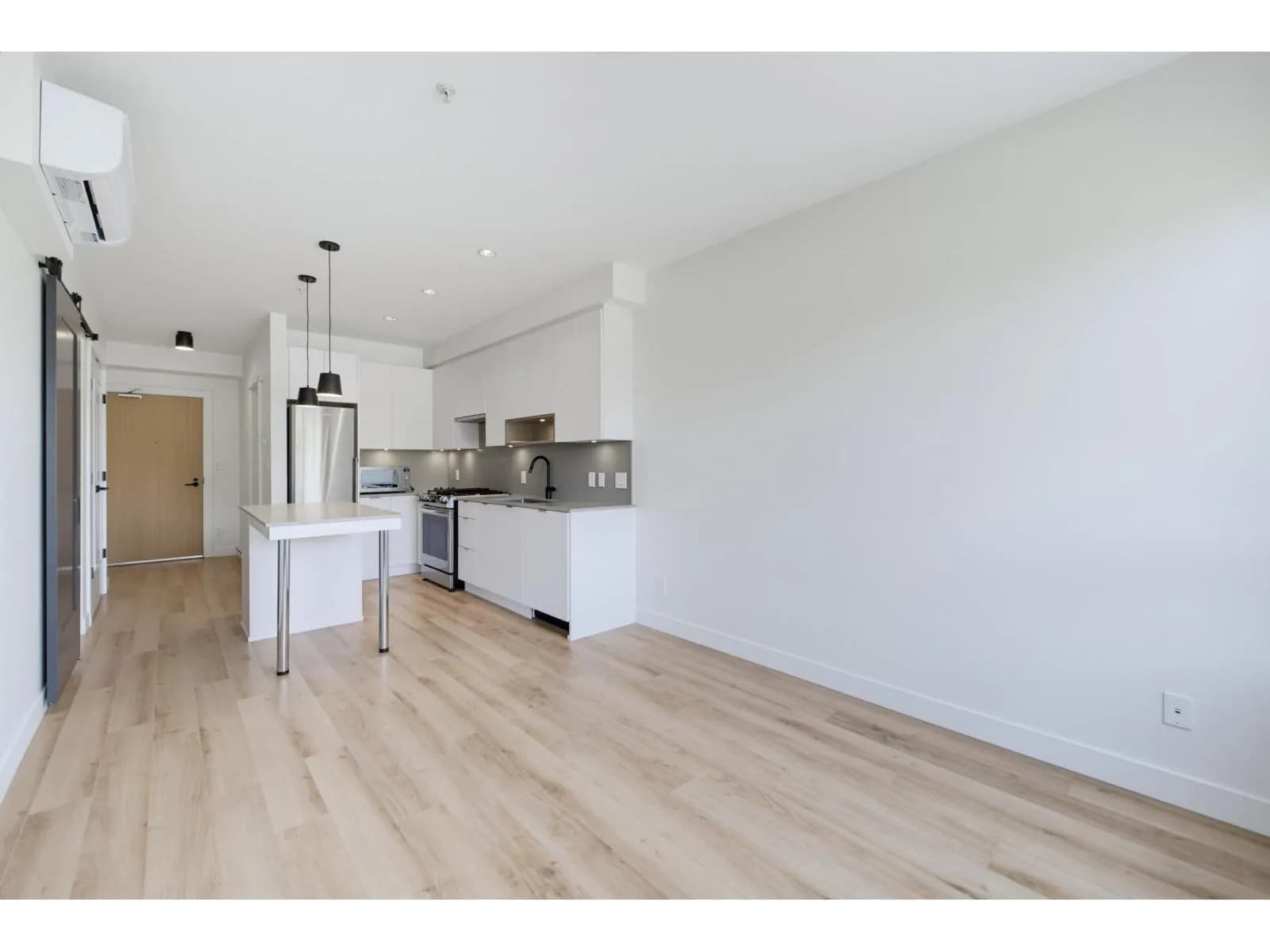 #323 2493 MONTROSE AVENUE, Abbotsford, BC photo 5