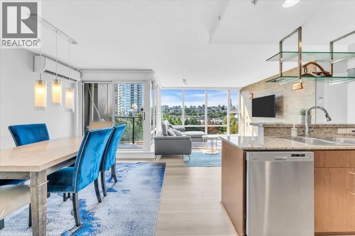 #705 583 BEACH CRESCENT, Vancouver, BC photo 2