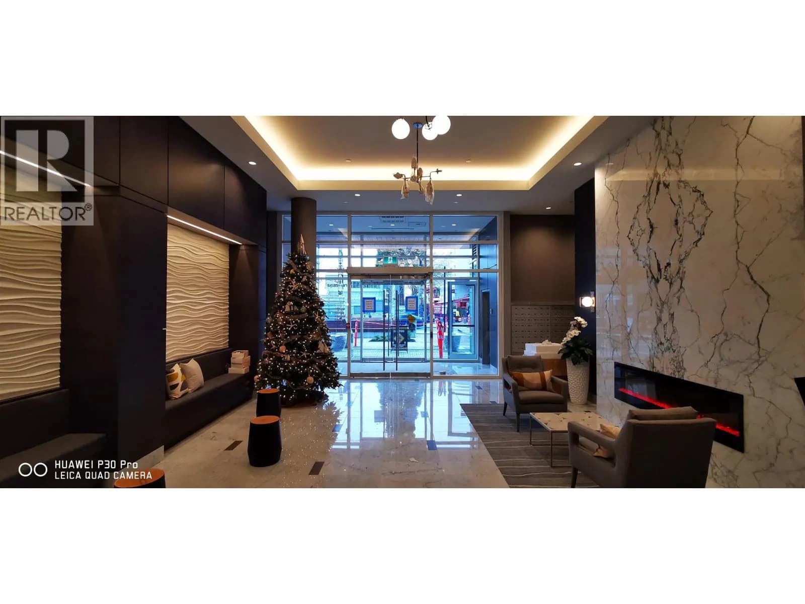 #504 118 CARRIE CATES COURT, North Vancouver, BC photo 3