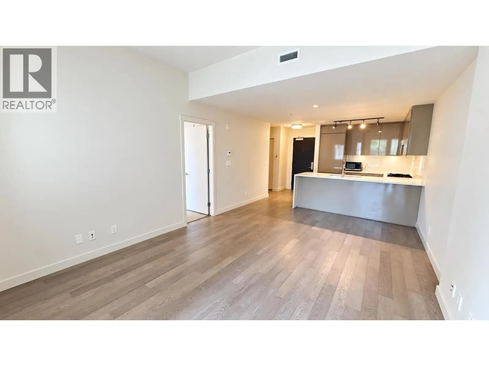 #303 4408 CAMBIE STREET, Vancouver, BC photo 5