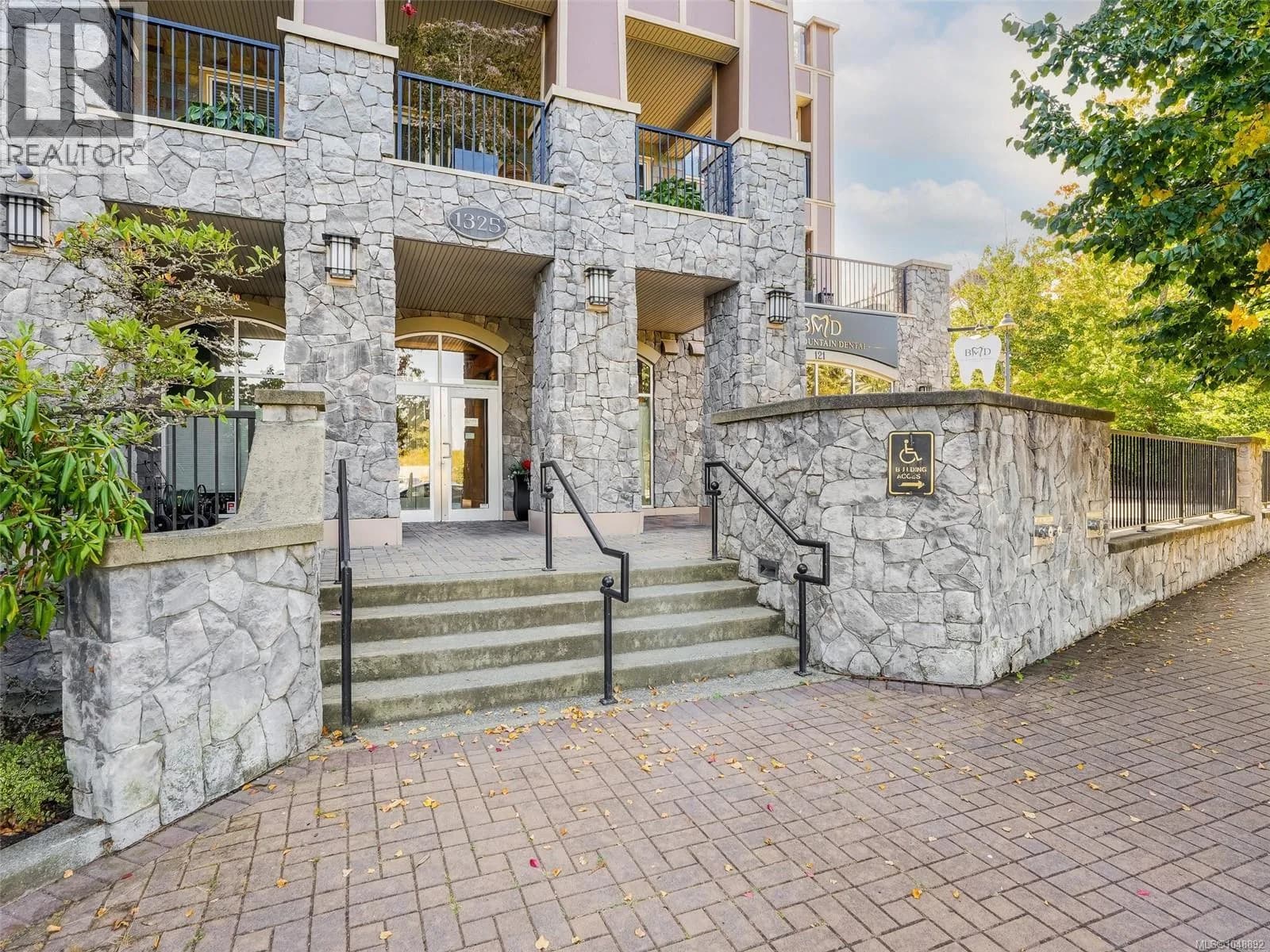 1325 Bear Mountain Pkwy, Langford