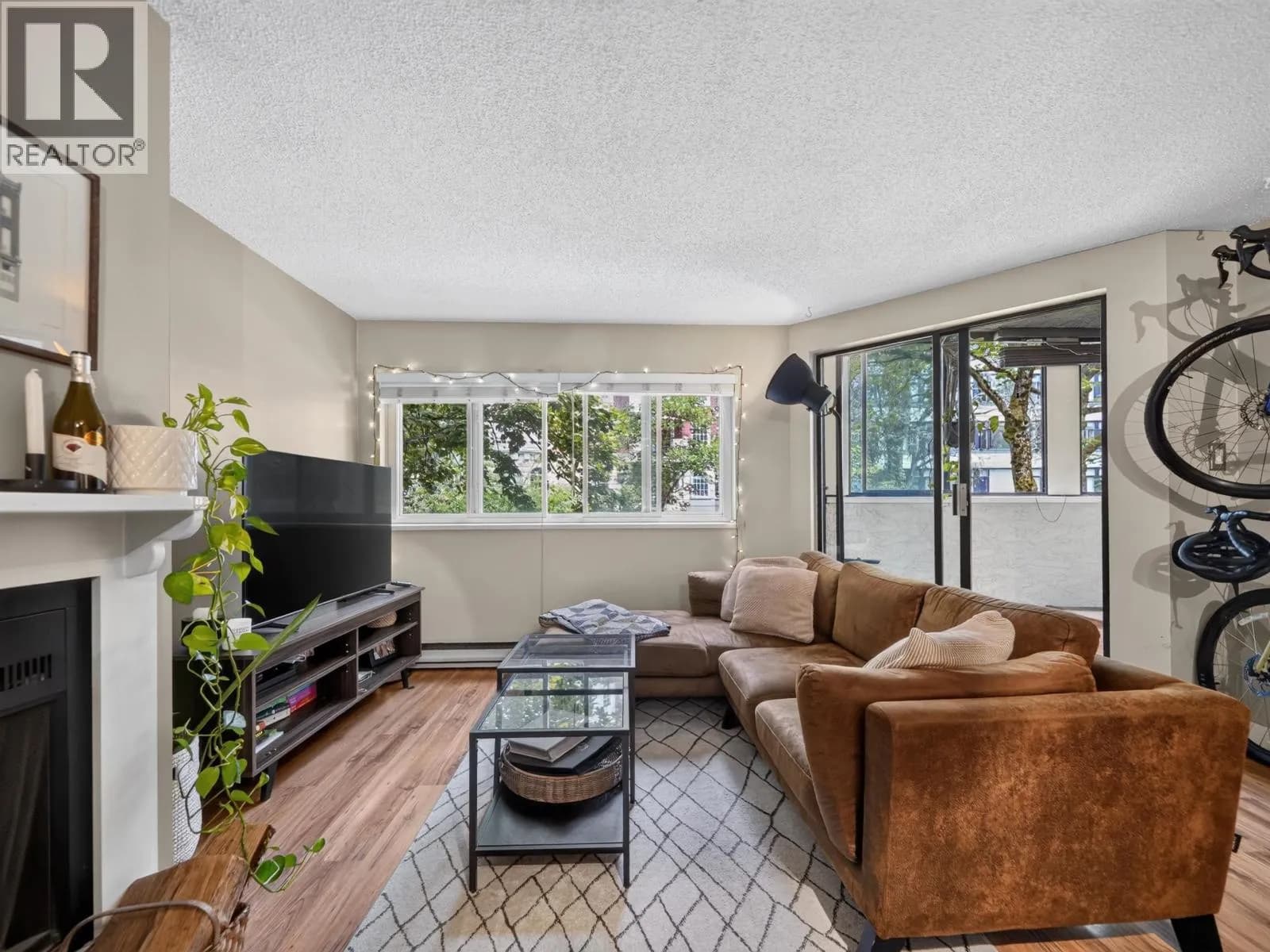 936 BUTE STREET, Vancouver